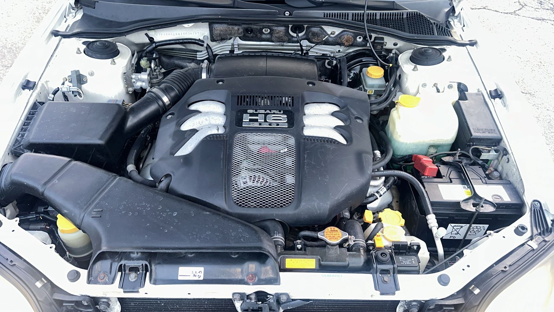 SUBARU Outback H6 3.0-image-9