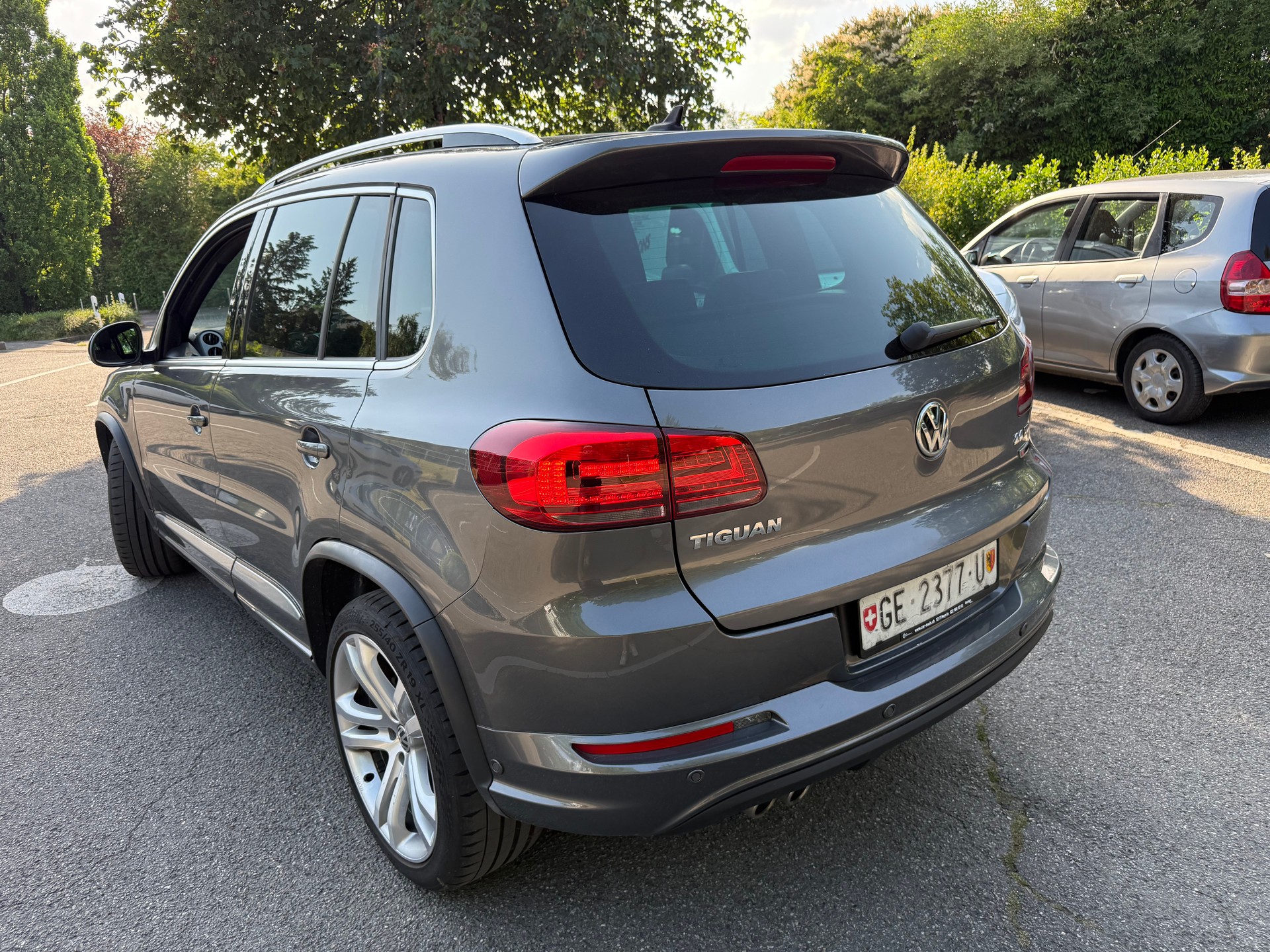 VW Tiguan 2.0 TDI Cityscape 4Motion DSG-image-5