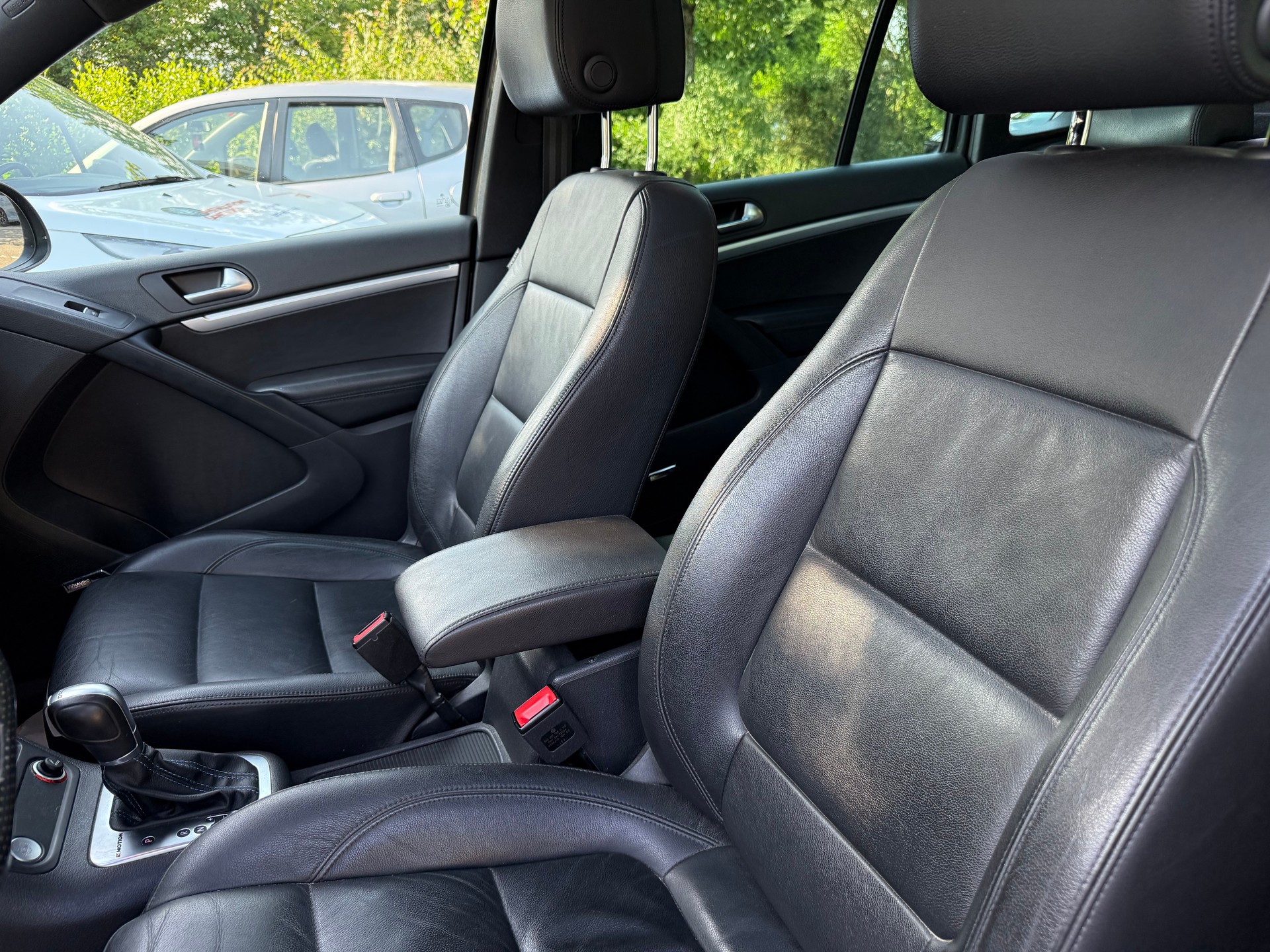 VW Tiguan 2.0 TDI Cityscape 4Motion DSG-image-15