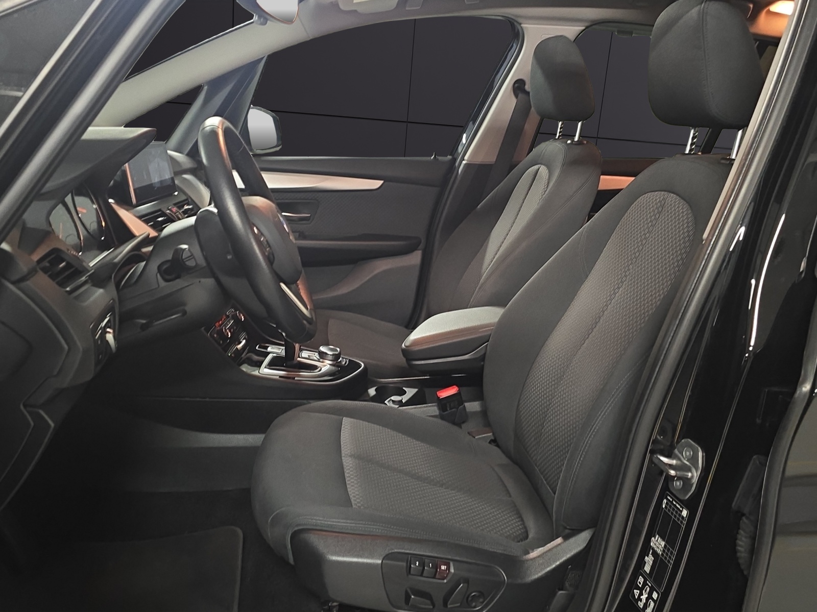 BMW 218d xDrive Gran Tourer Steptronic Travel Edition-image-8