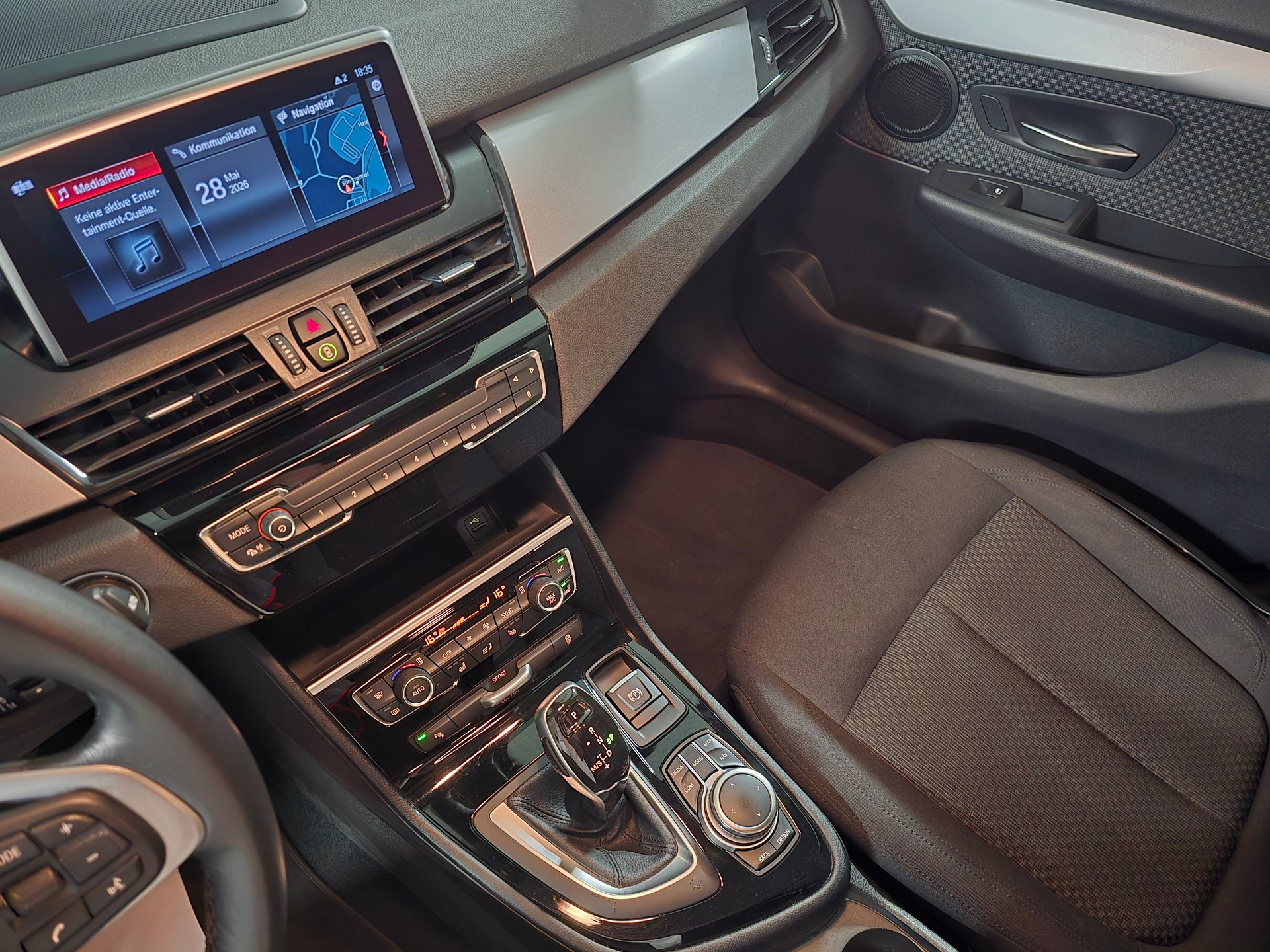 BMW 218d xDrive Gran Tourer Steptronic Travel Edition-image-10
