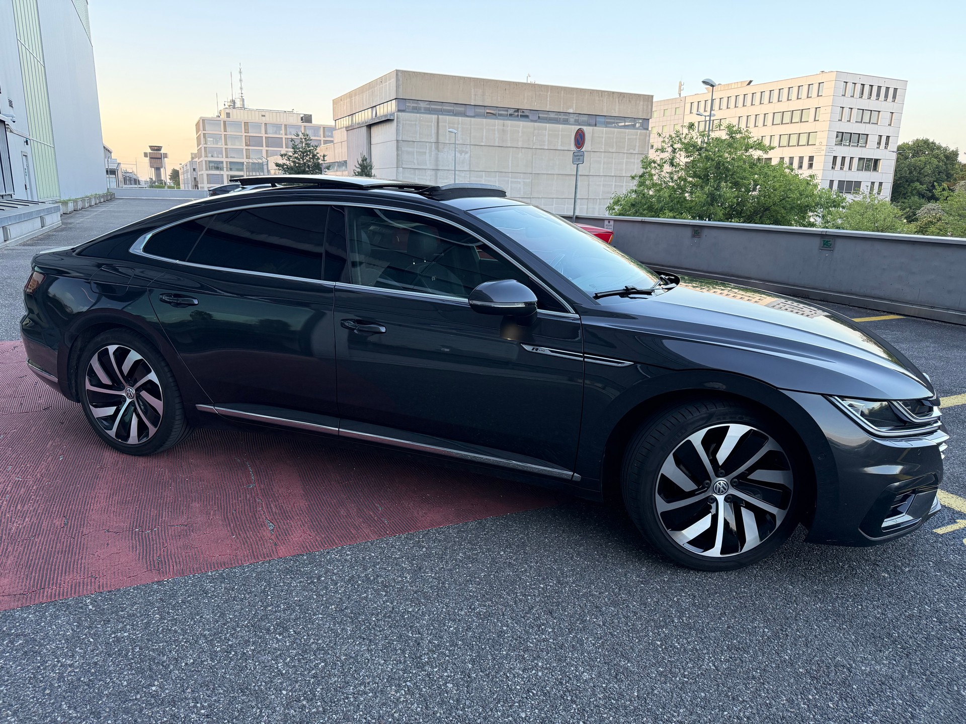 VW 2.0 TSI R-Line DSG-image-1