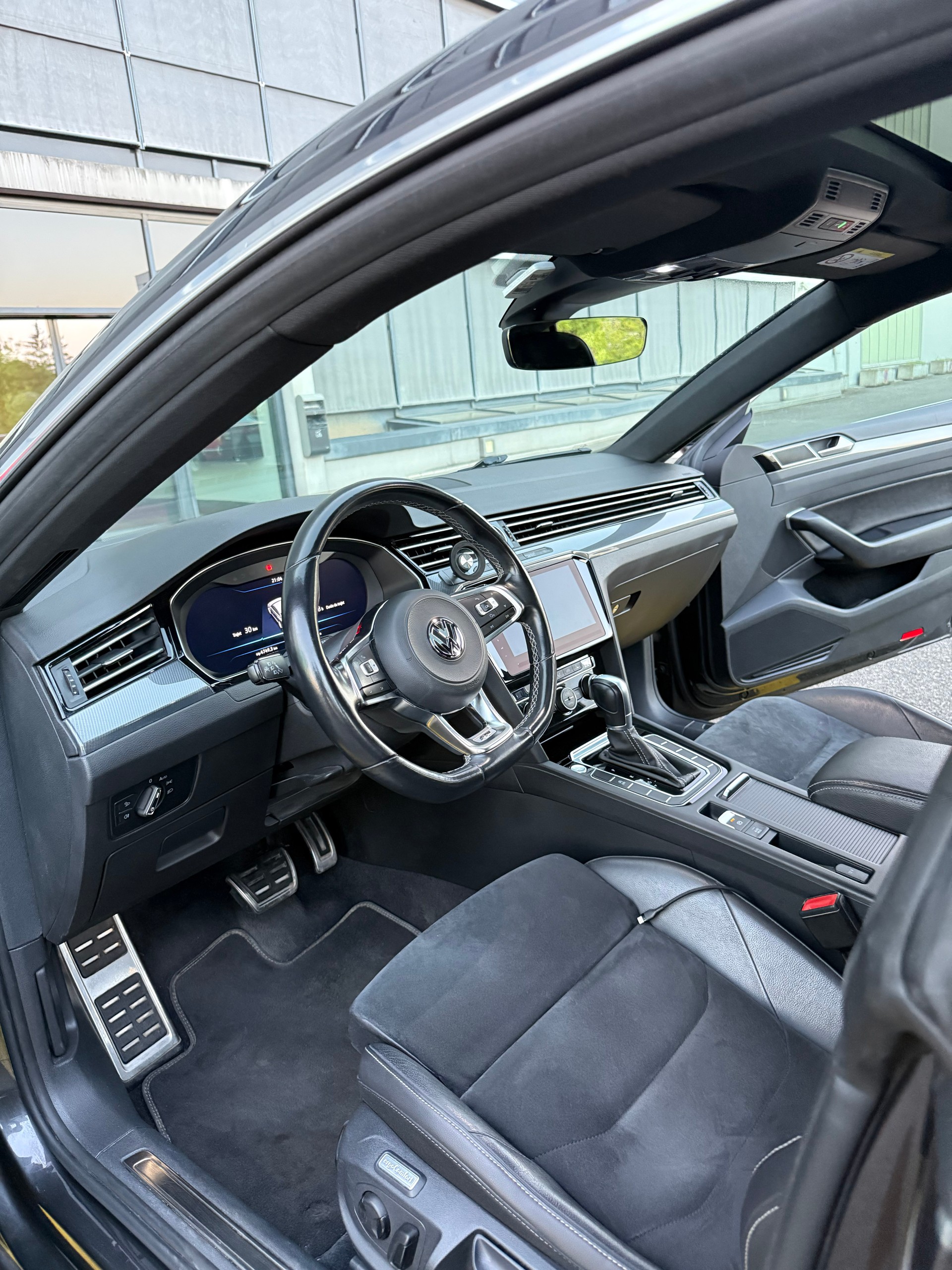 VW 2.0 TSI R-Line DSG-image-3
