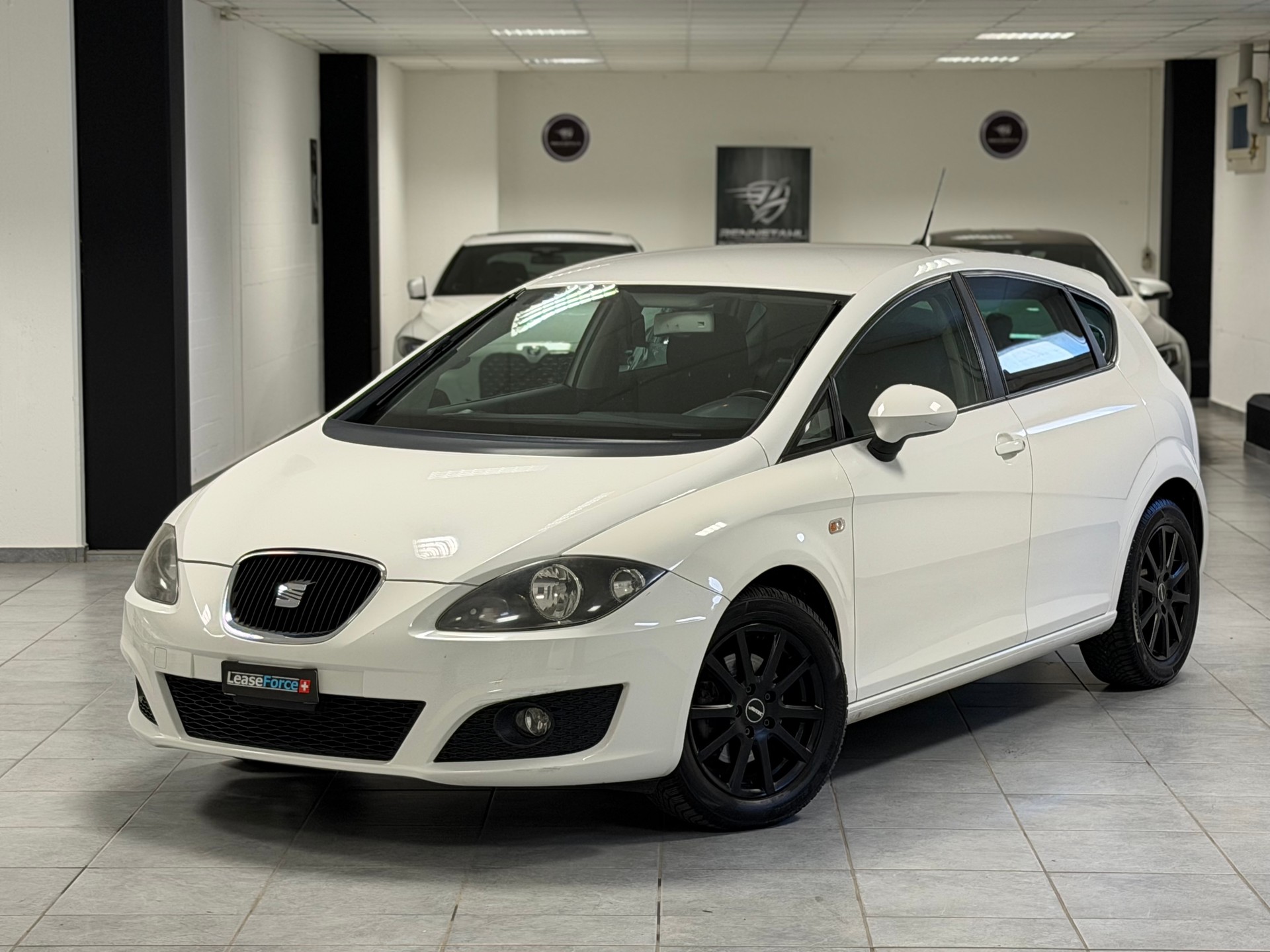 SEAT Leon 1.8 TSI Style-showroom-element-1