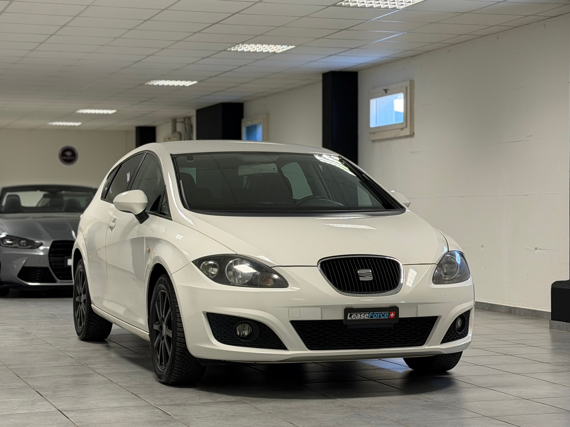 SEAT Leon 1.8 TSI Style-showroom-element-3