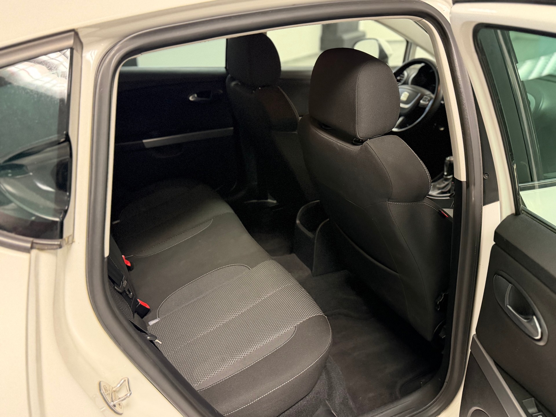 SEAT Leon 1.8 TSI Style-image-19