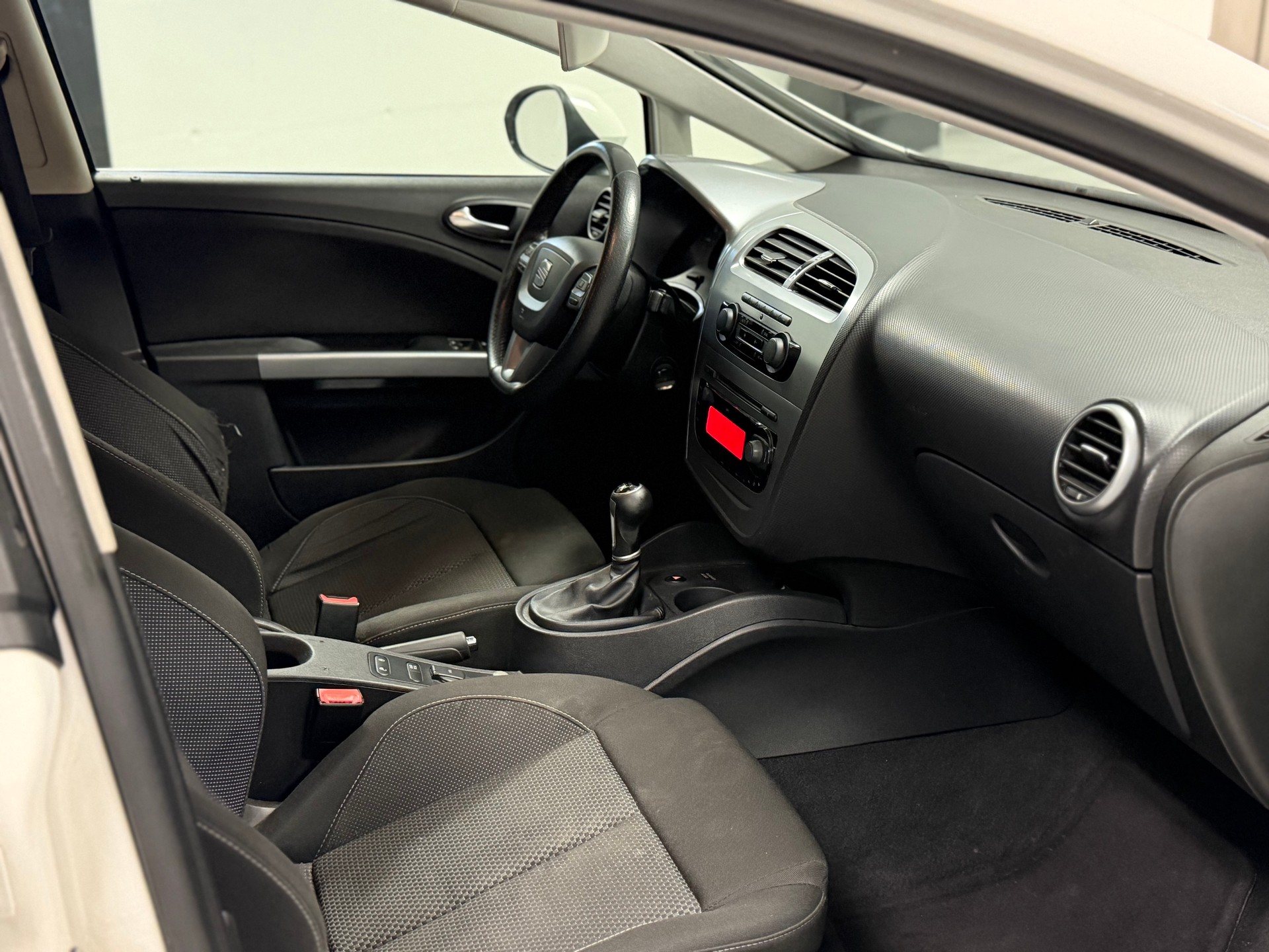 SEAT Leon 1.8 TSI Style-image-18