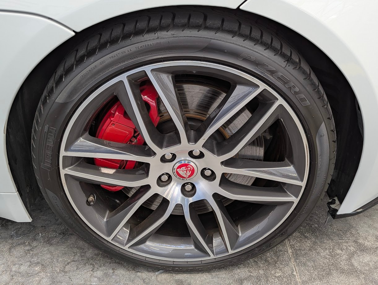 JAGUAR F-Type Convertible 5.0 V8 R AWD*FACELIFT OHNE OPF FRISCH AB MFK VOLLGARANTIE PERF.SITZE CAM MERIDIAN-showroom-element-3