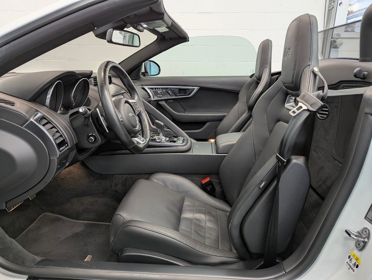 JAGUAR F-Type Convertible 5.0 V8 R AWD*FACELIFT OHNE OPF FRISCH AB MFK VOLLGARANTIE PERF.SITZE CAM MERIDIAN-image-4