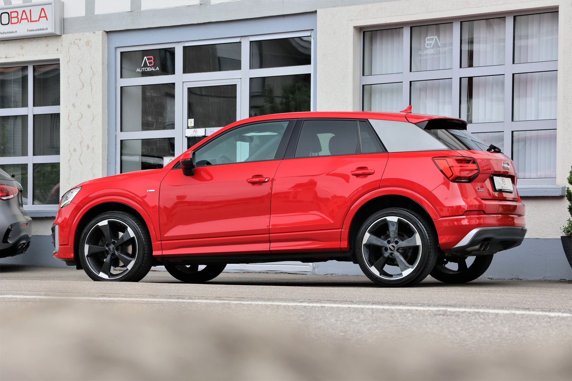 AUDI Q2 1.4 TFSI sport S-tronic S-Line (CH)-showroom-element-3