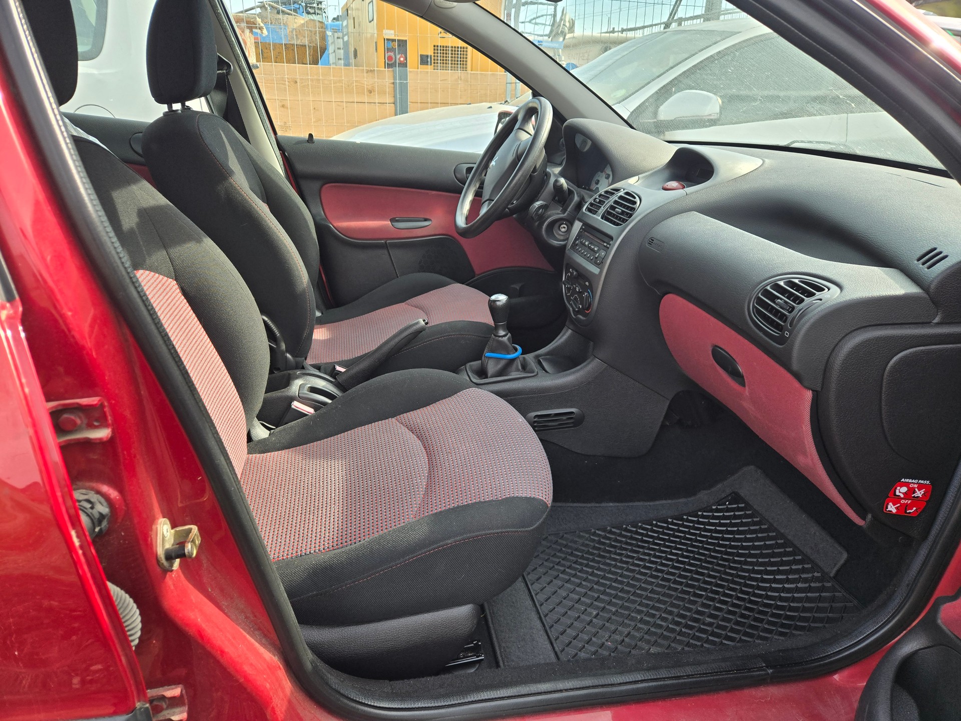 PEUGEOT 206 1.4 16V Look-image-5