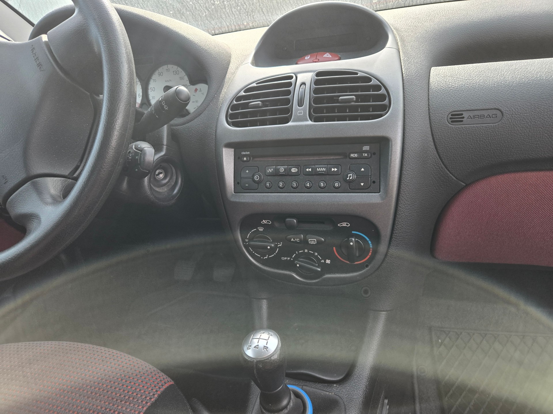PEUGEOT 206 1.4 16V Look-image-6