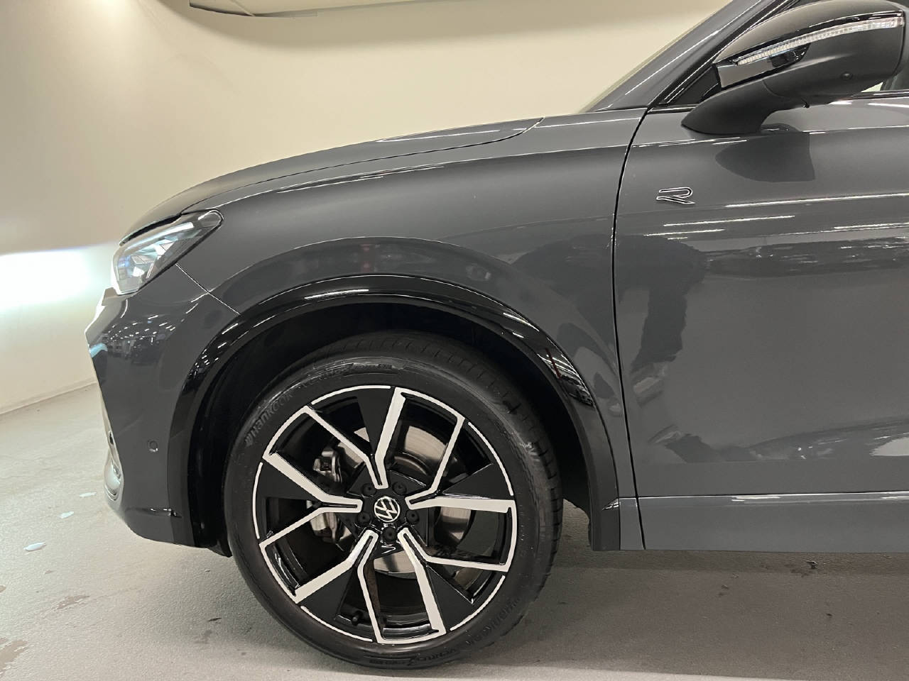 VW Tiguan 2.0 TSI R-Line DSG 4motion-image-16