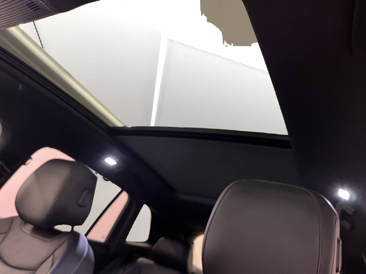 VW Tiguan 2.0 TSI R-Line DSG 4motion-image-14