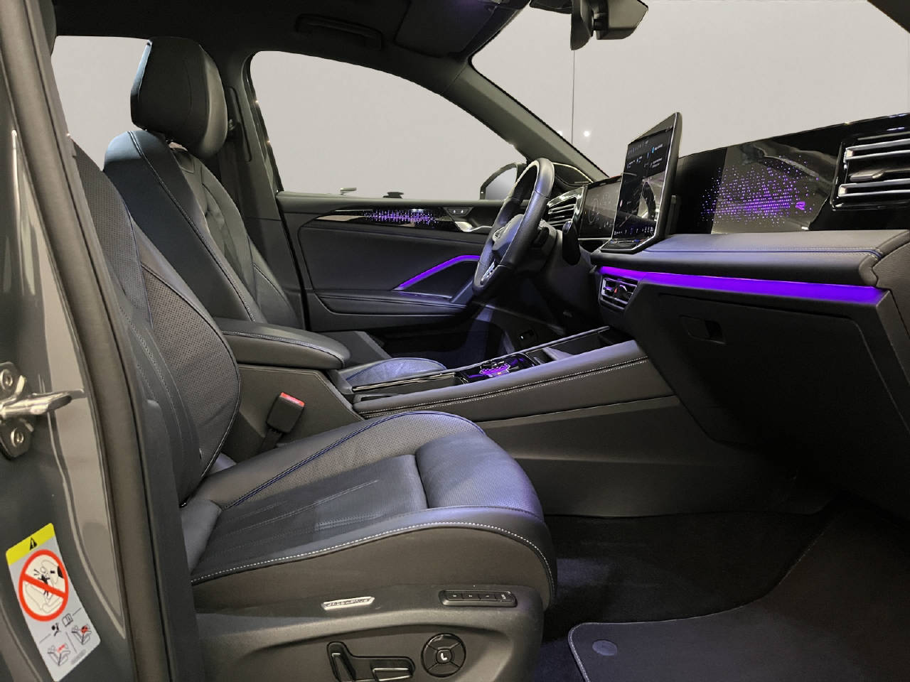 VW Tiguan 2.0 TSI R-Line DSG 4motion-image-13
