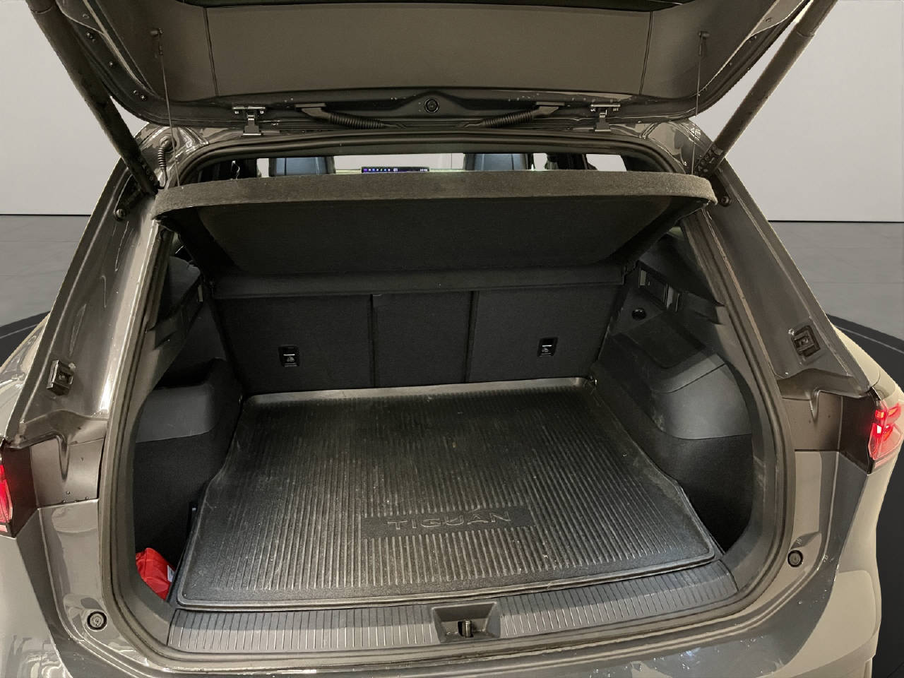 VW Tiguan 2.0 TSI R-Line DSG 4motion-image-15