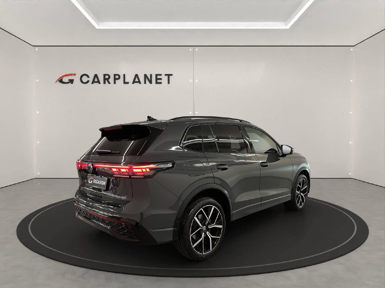 VW Tiguan 2.0 TSI R-Line DSG 4motion-image-4