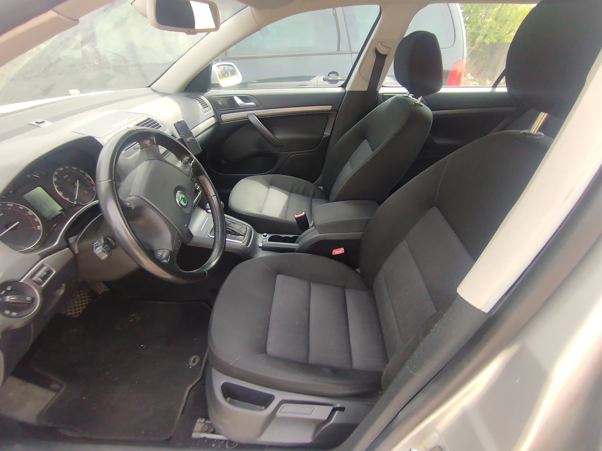 SKODA Octavia 1.9 TDI Elegance-image-10