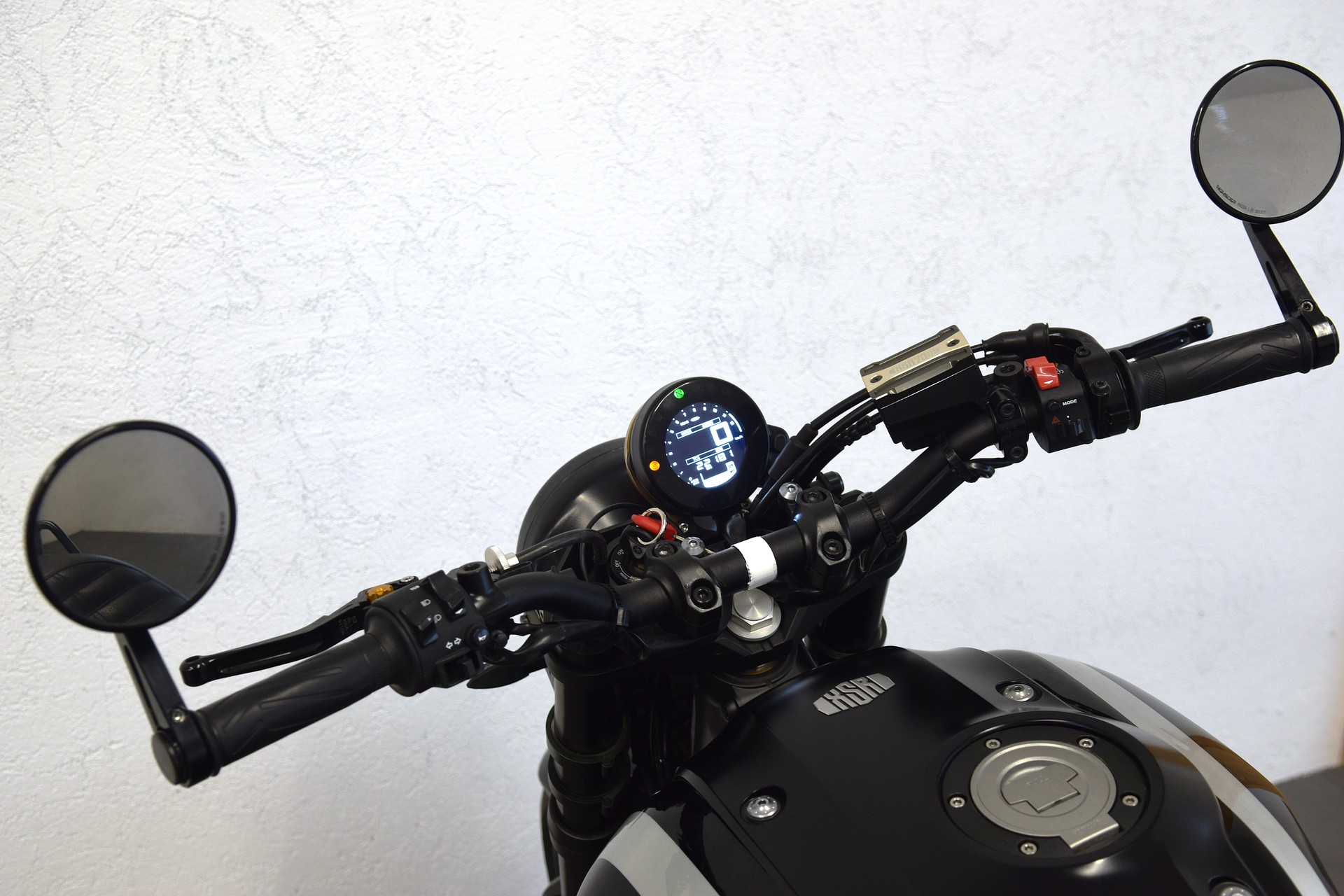 YAMAHA XSR 900-image-4