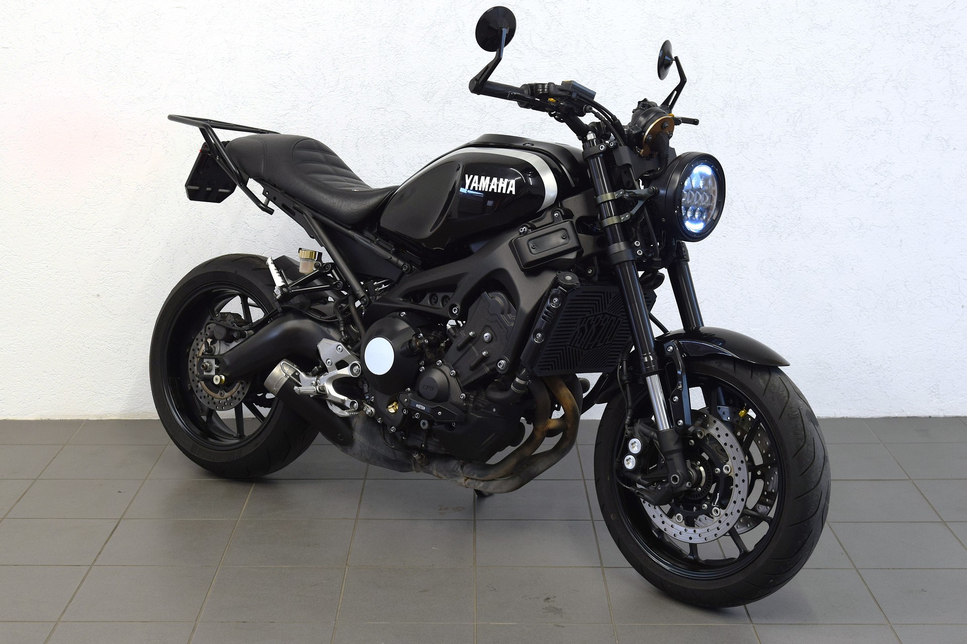 YAMAHA XSR 900-image-8