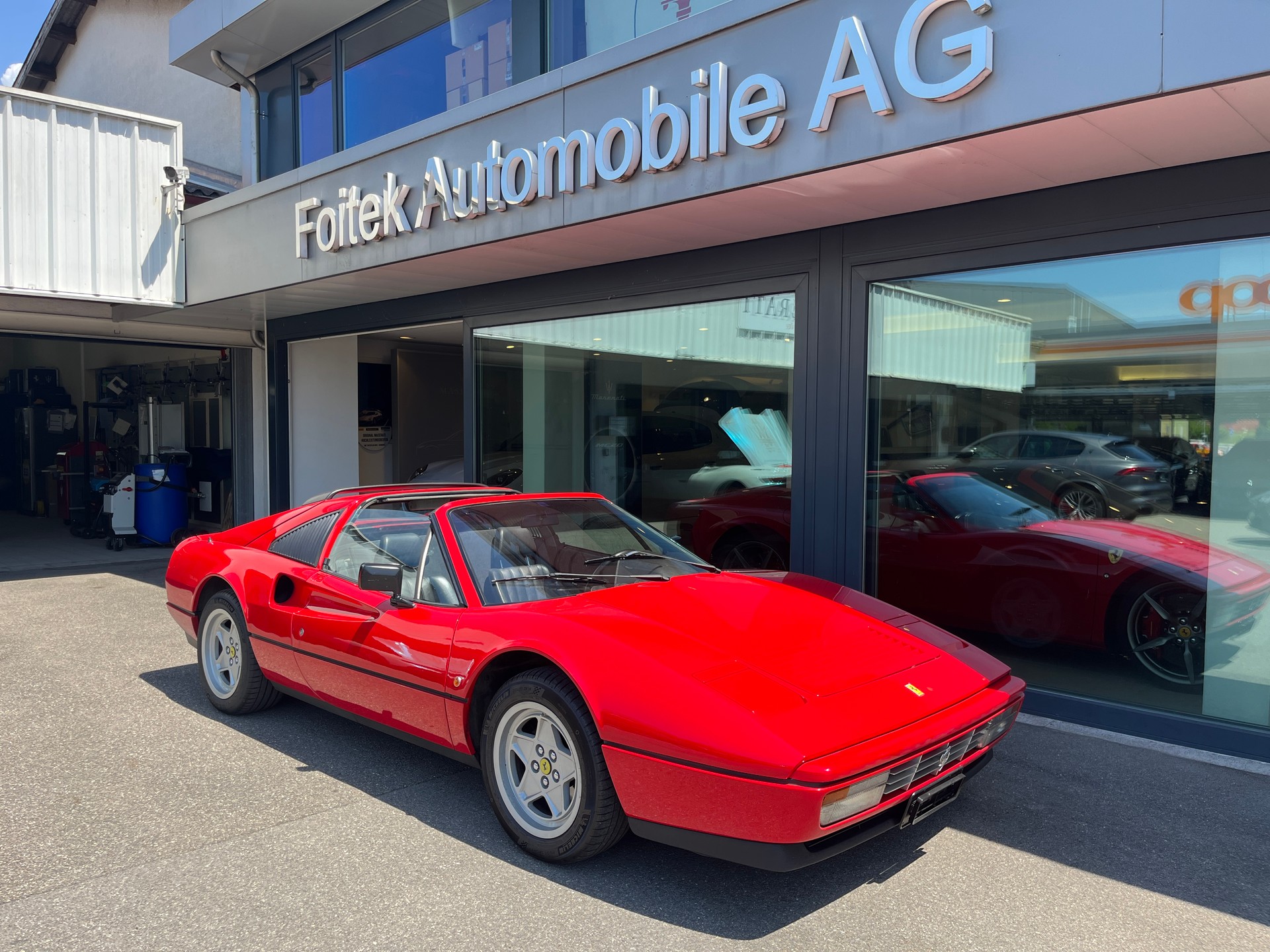 FERRARI 328 GTS-showroom-element-2
