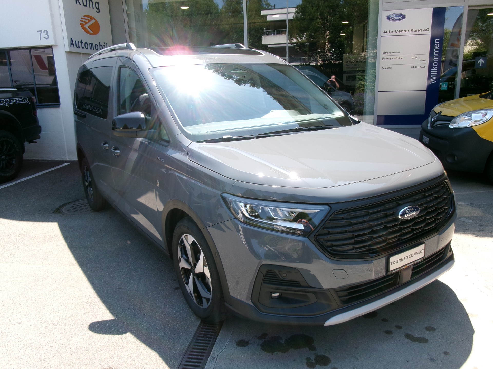 FORD Grand Tourneo Connect 1.5 PHEV Active Automat