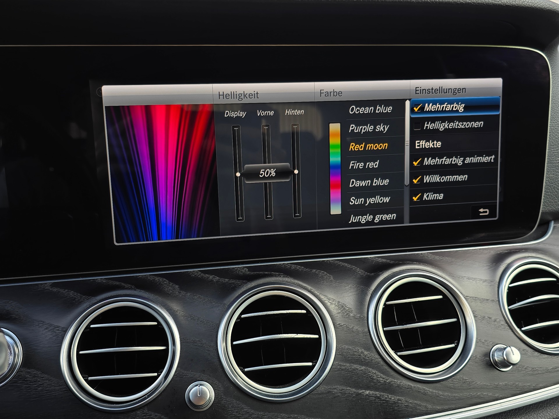 MERCEDES-BENZ E 220 d Avantgrde 4Matic 9G-Tronic-image-22
