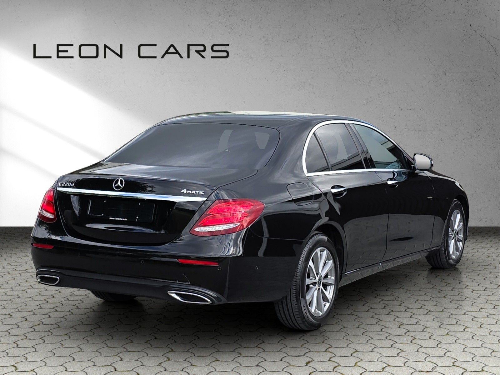 MERCEDES-BENZ E 220 d Avantgrde 4Matic 9G-Tronic-image-6