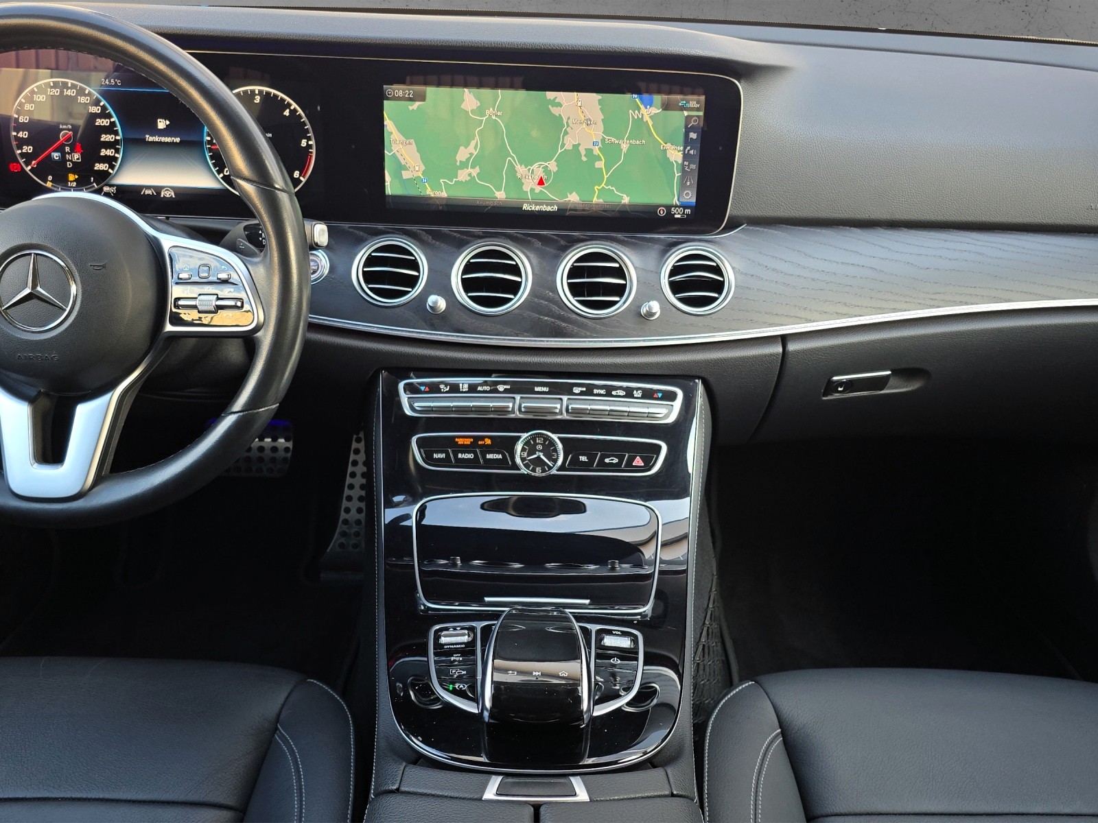 MERCEDES-BENZ E 220 d Avantgrde 4Matic 9G-Tronic-image-12