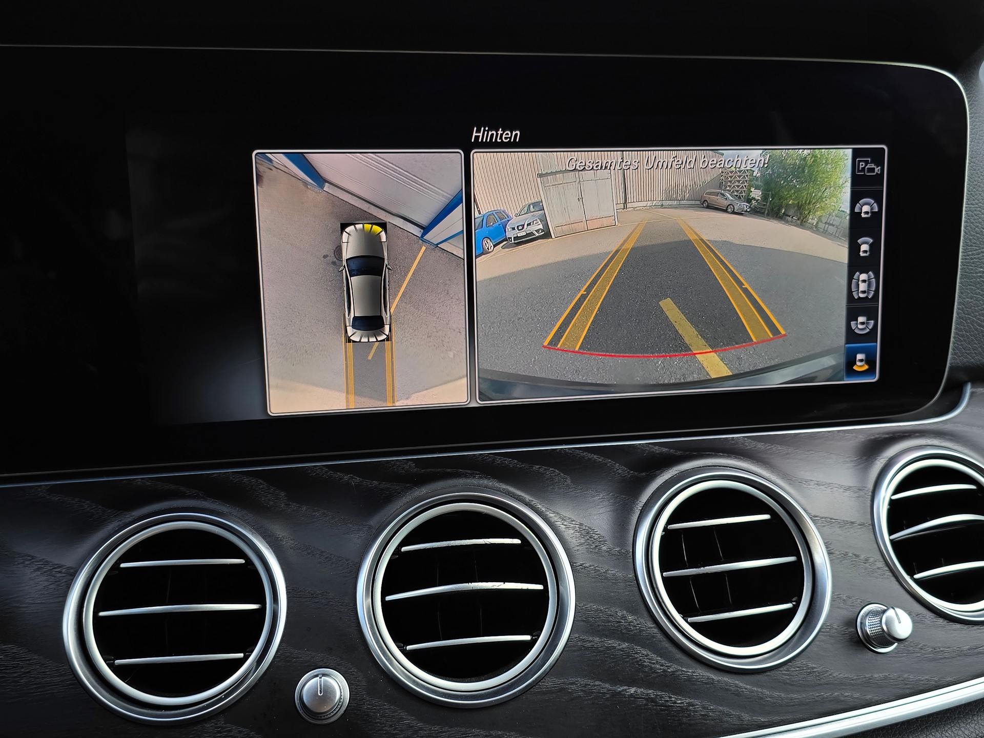 MERCEDES-BENZ E 220 d Avantgrde 4Matic 9G-Tronic-image-25