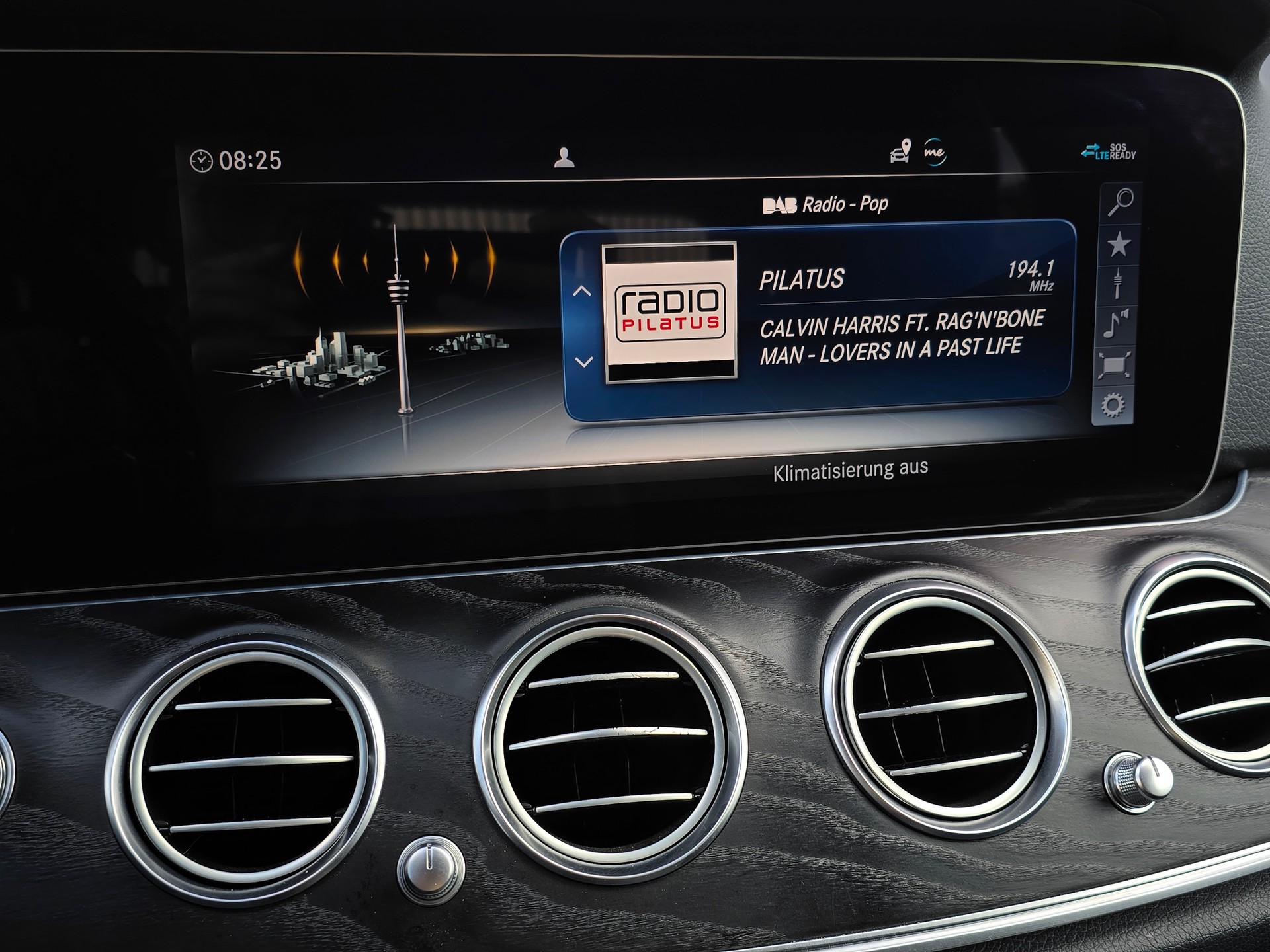 MERCEDES-BENZ E 220 d Avantgrde 4Matic 9G-Tronic-image-24