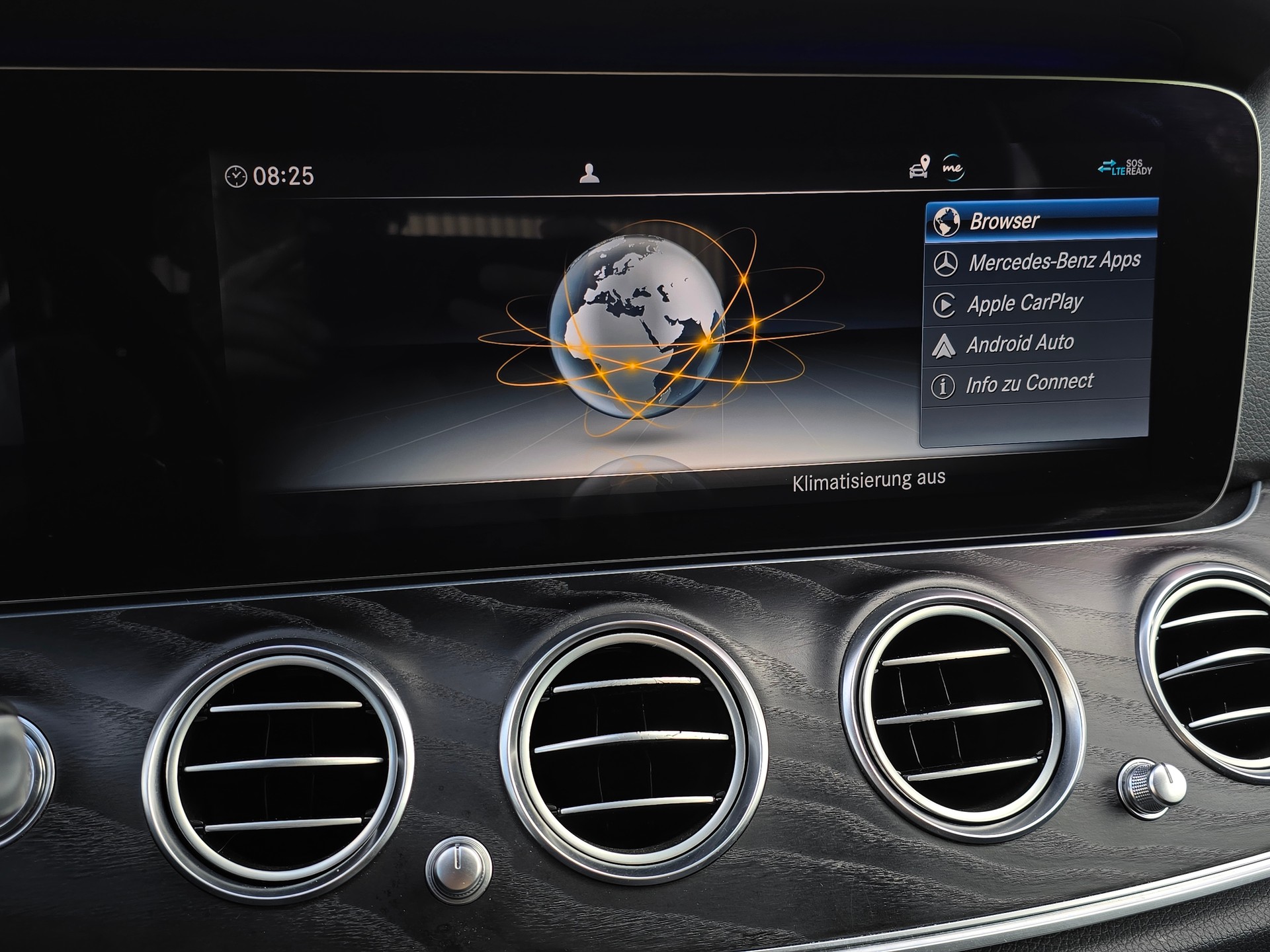 MERCEDES-BENZ E 220 d Avantgrde 4Matic 9G-Tronic-image-23