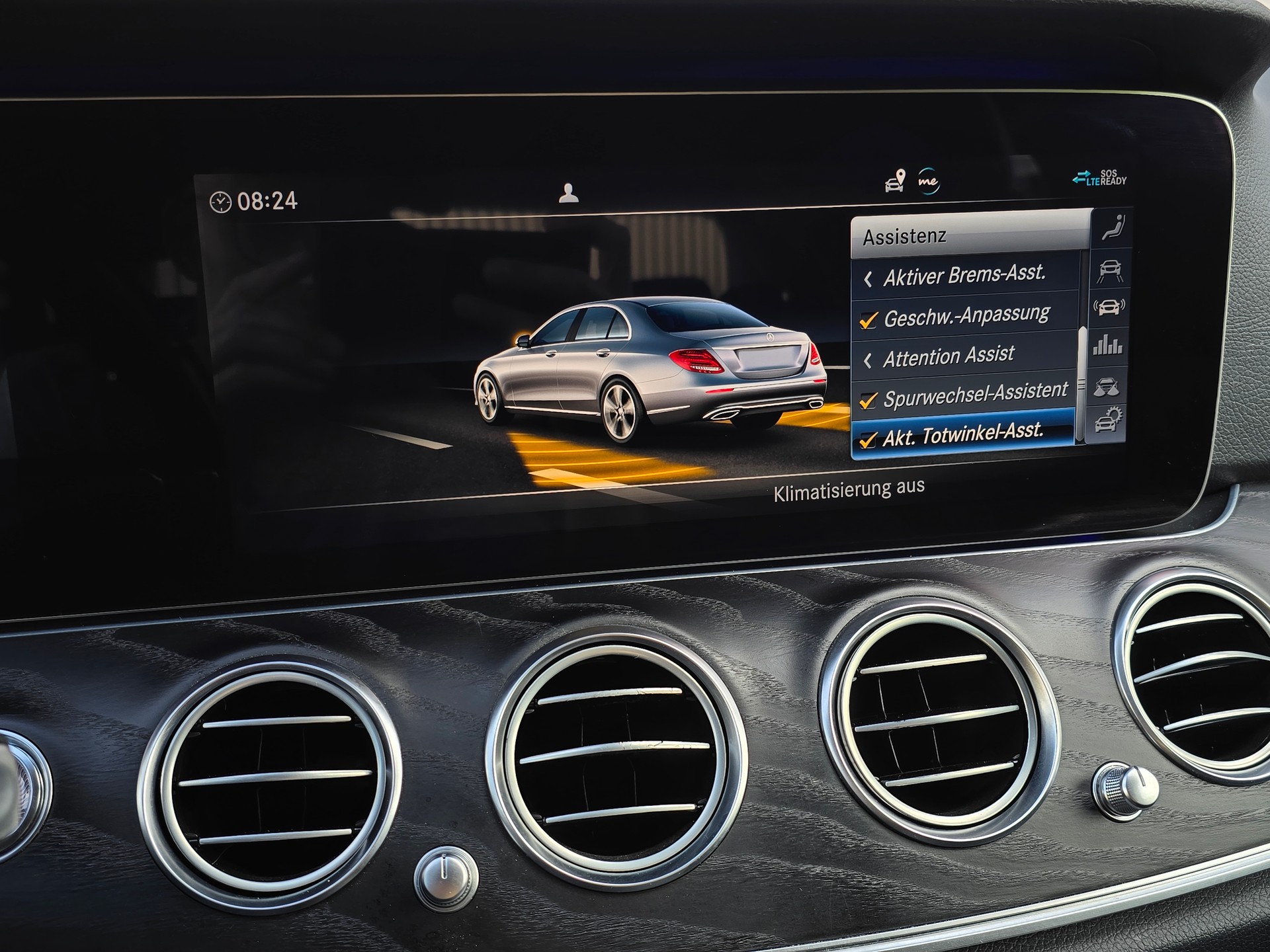MERCEDES-BENZ E 220 d Avantgrde 4Matic 9G-Tronic-image-21