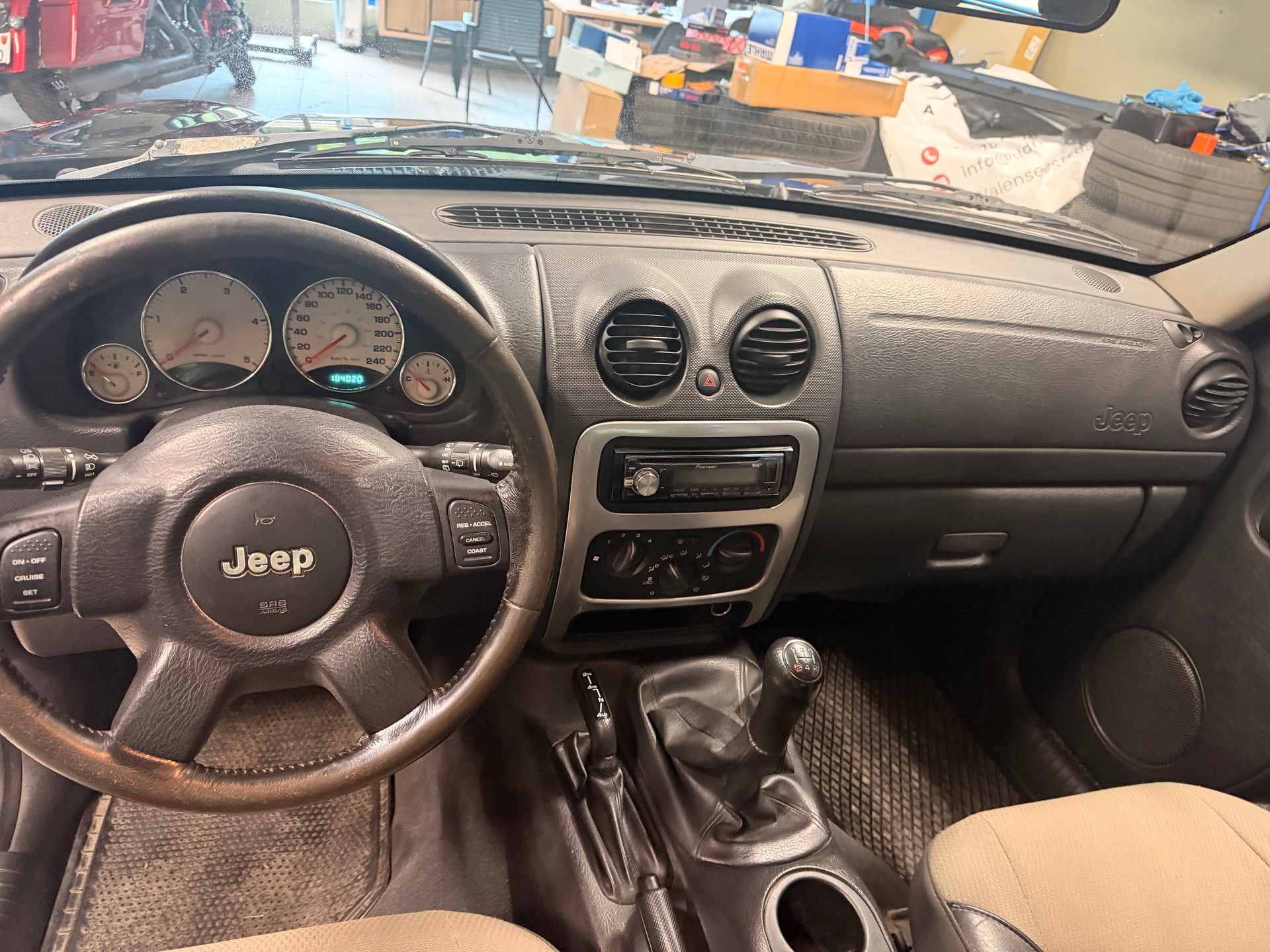 JEEP Cherokee 2.5 CRD Limited-image-4