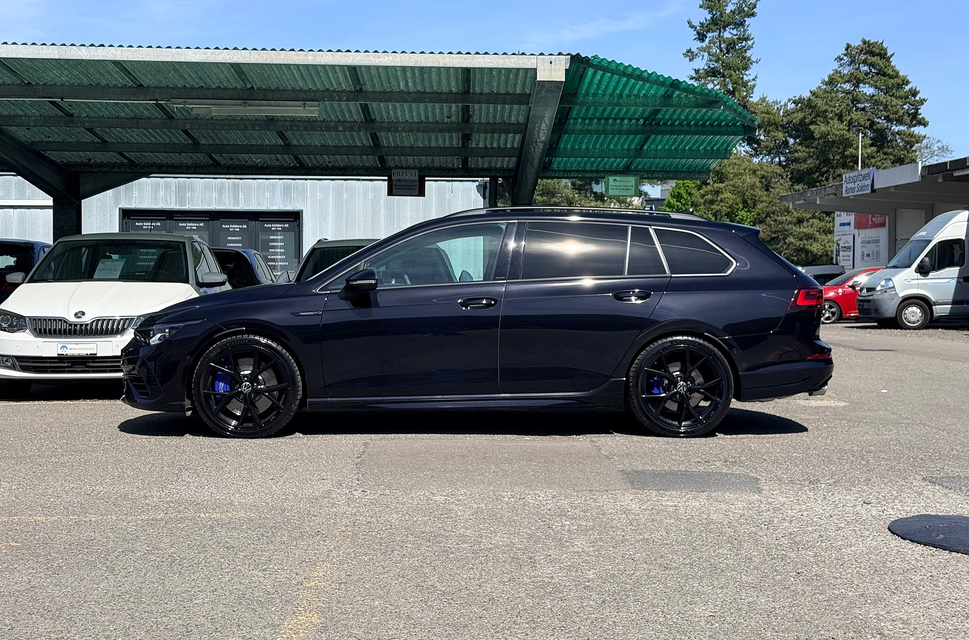 VW Golf Variant 2.0 TSI R DSG 4Motion 320 PS-image-13