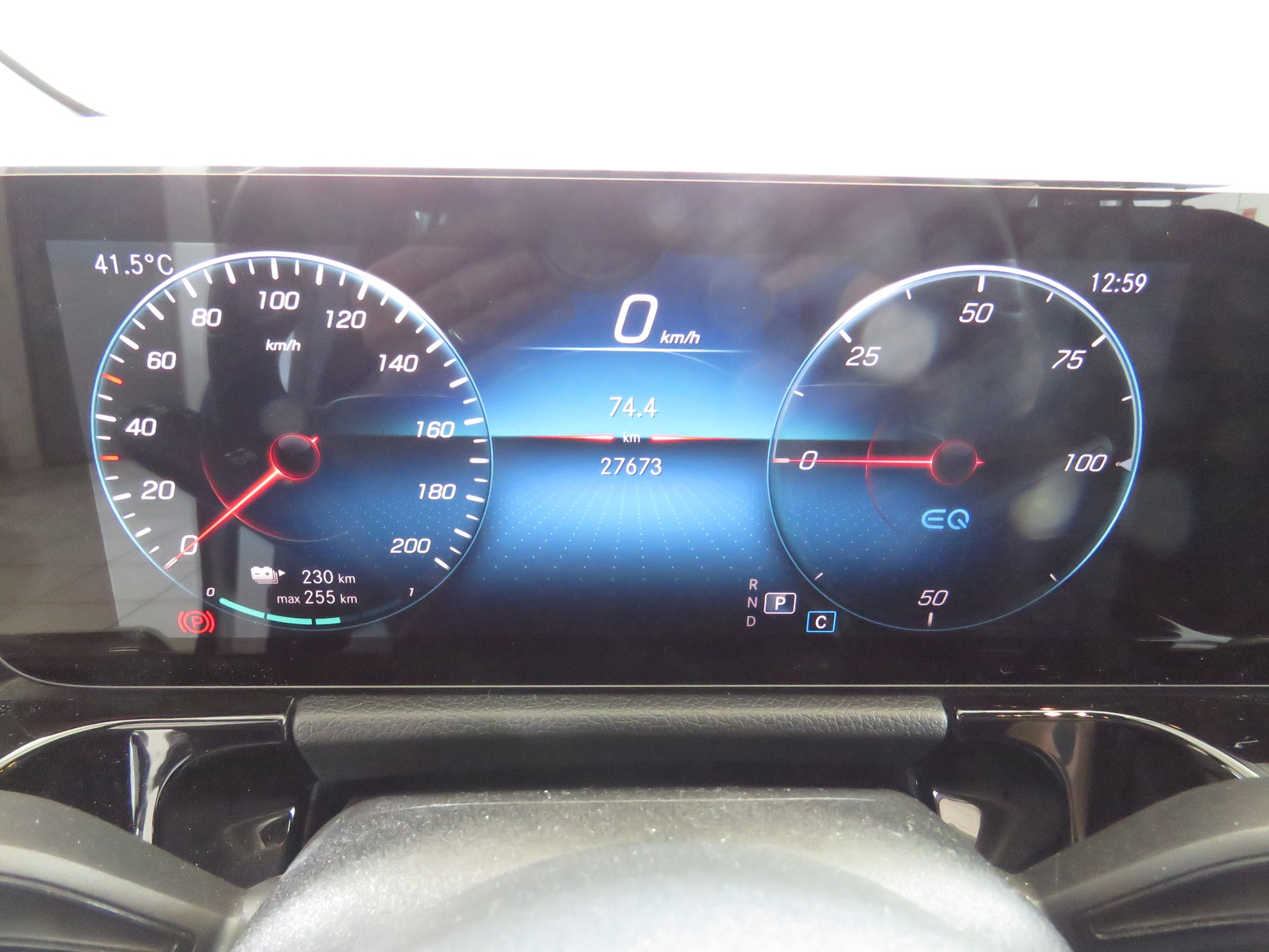 MERCEDES-BENZ EQA 300 4-Matic (Automat)-image-23