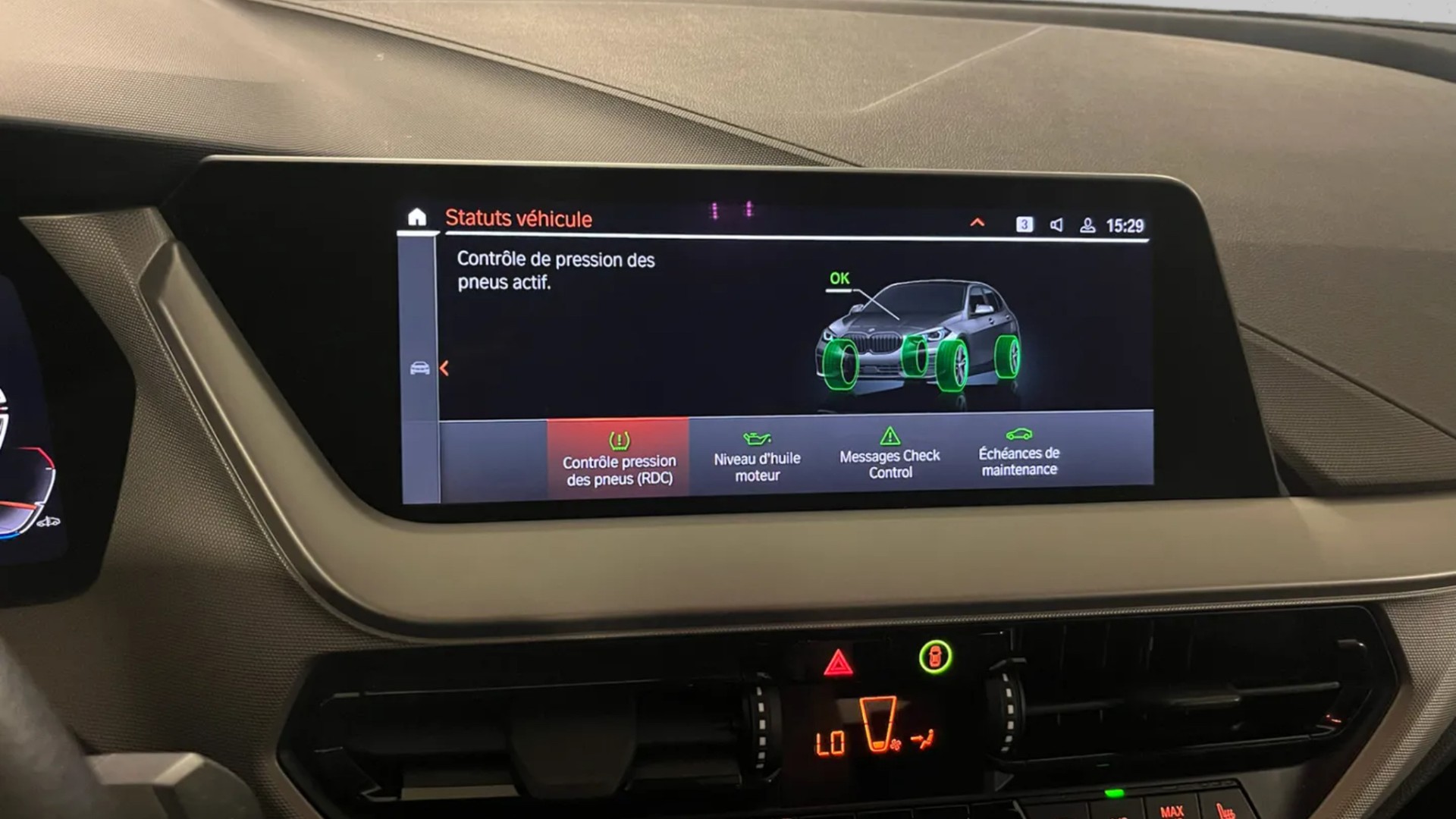 BMW 118i Essential Edition Steptronic-image-13
