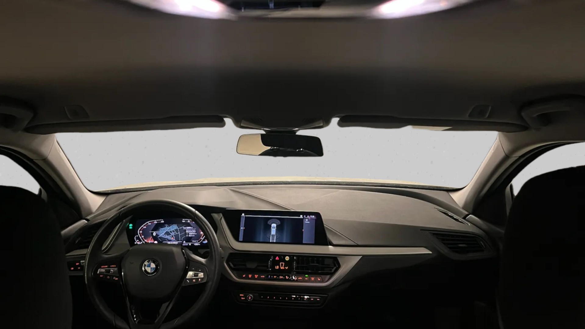 BMW 118i Essential Edition Steptronic-image-12