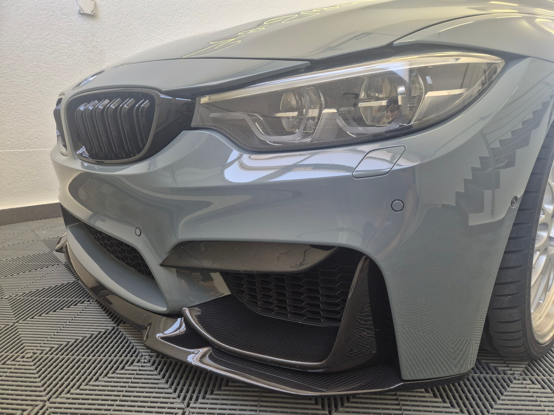 BMW M3 Competition Drivelogic-showroom-element-2