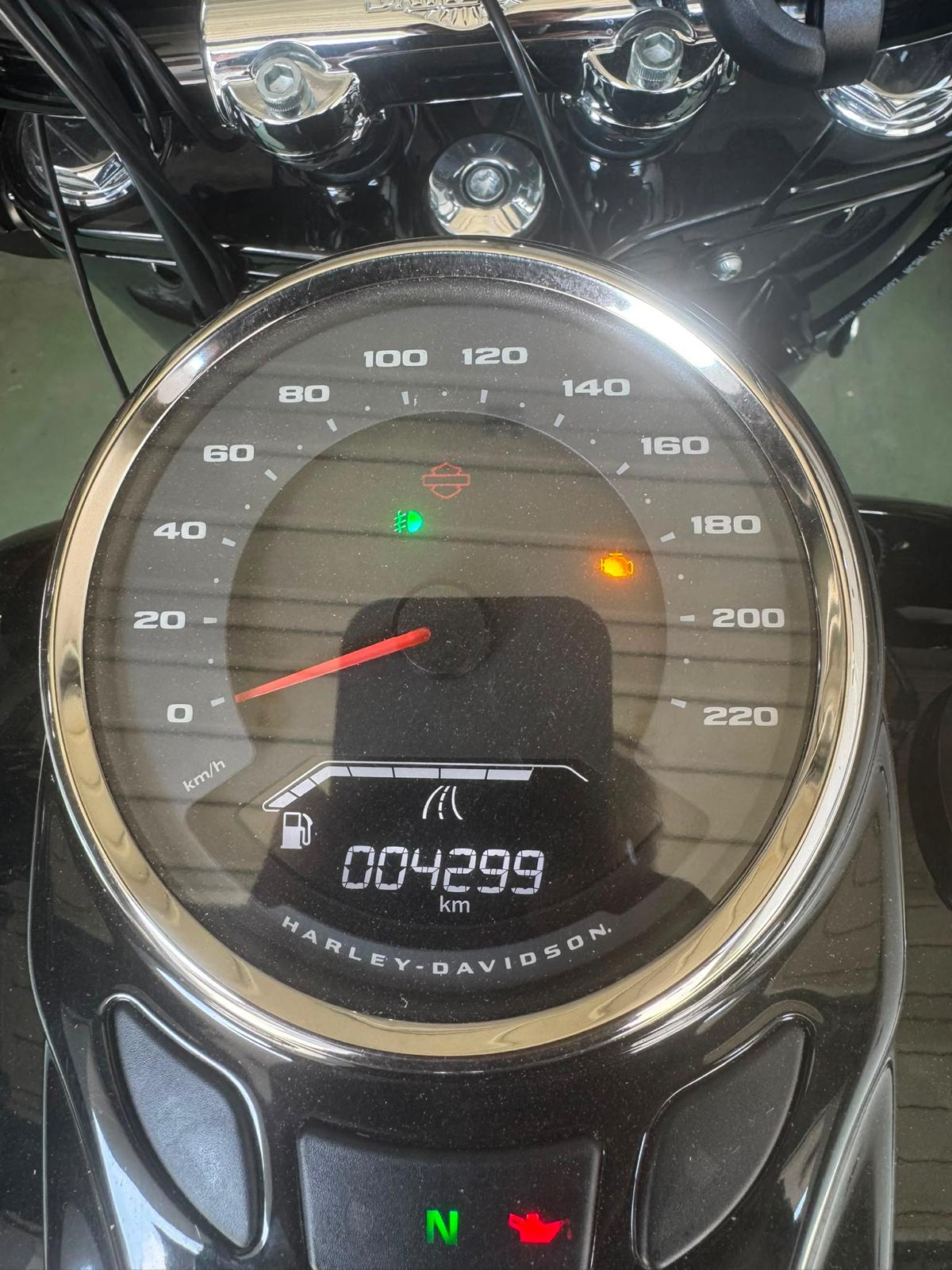 HARLEY-DAVIDSON FLHC Heritage Classic 117ci-image-0