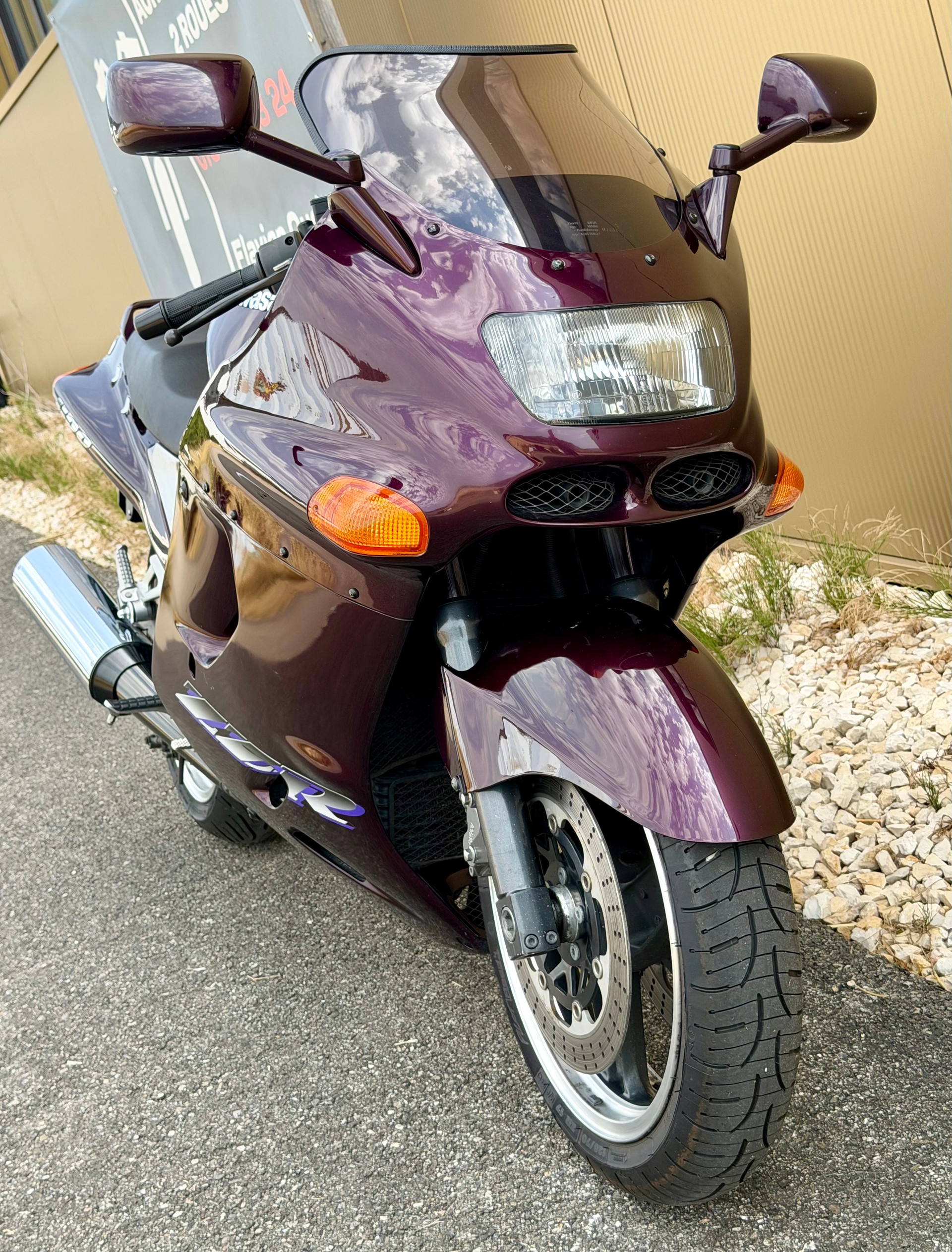 KAWASAKI ZZ-R 1100-image-1