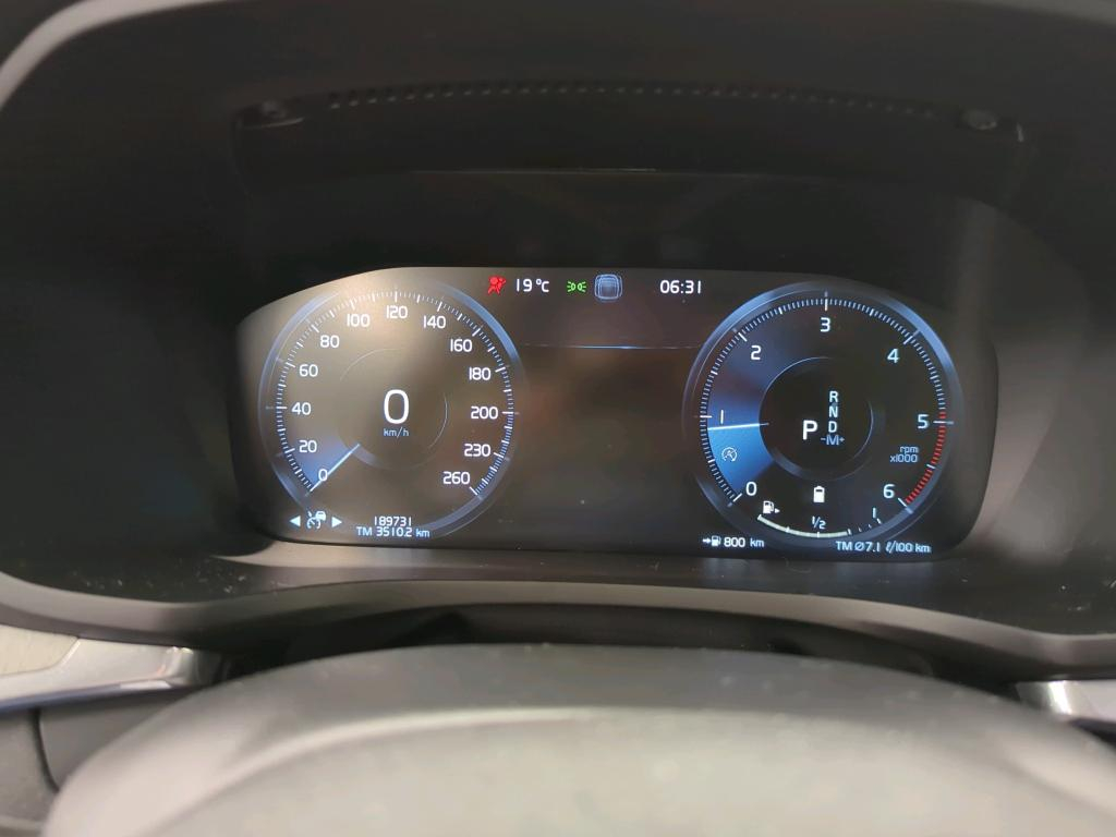 VOLVO V60 Cross Country B4 Diesel Mild Hybrid AWD Geartronic ** Ab MFK und Service ** CH-Auto ** 1. Hand **-image-5