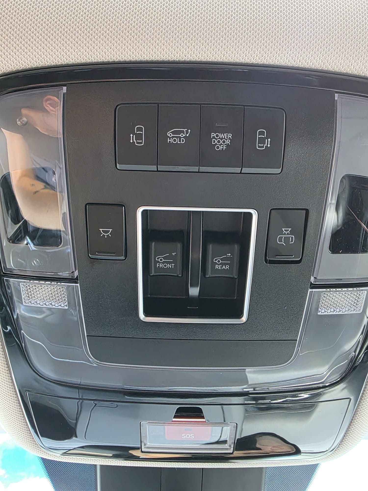 HYUNDAI Staria Premium 2.2 CRDi Vertex 4WD A-image-12