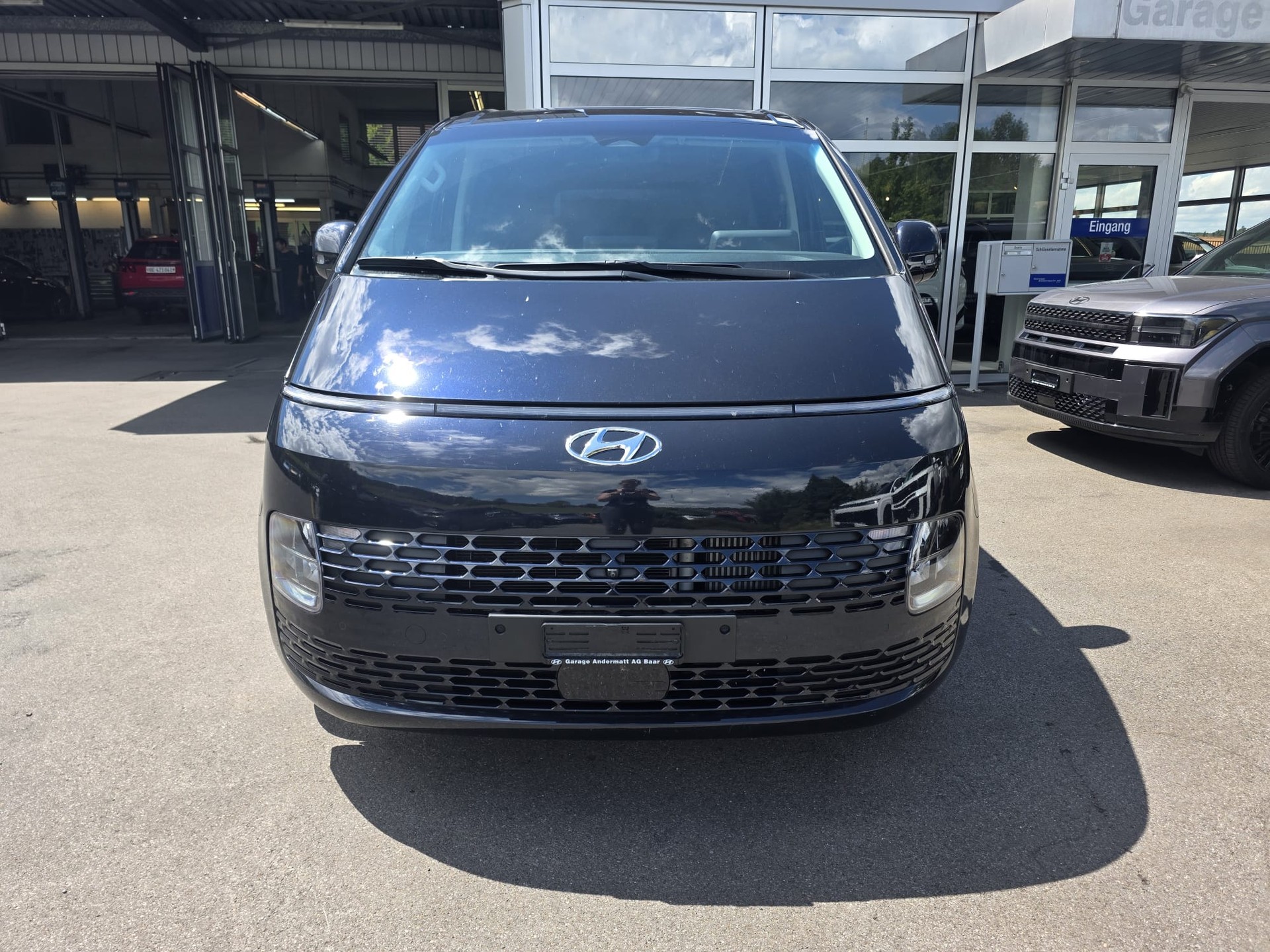 HYUNDAI Staria Premium 2.2 CRDi Vertex 4WD A-showroom-element-1