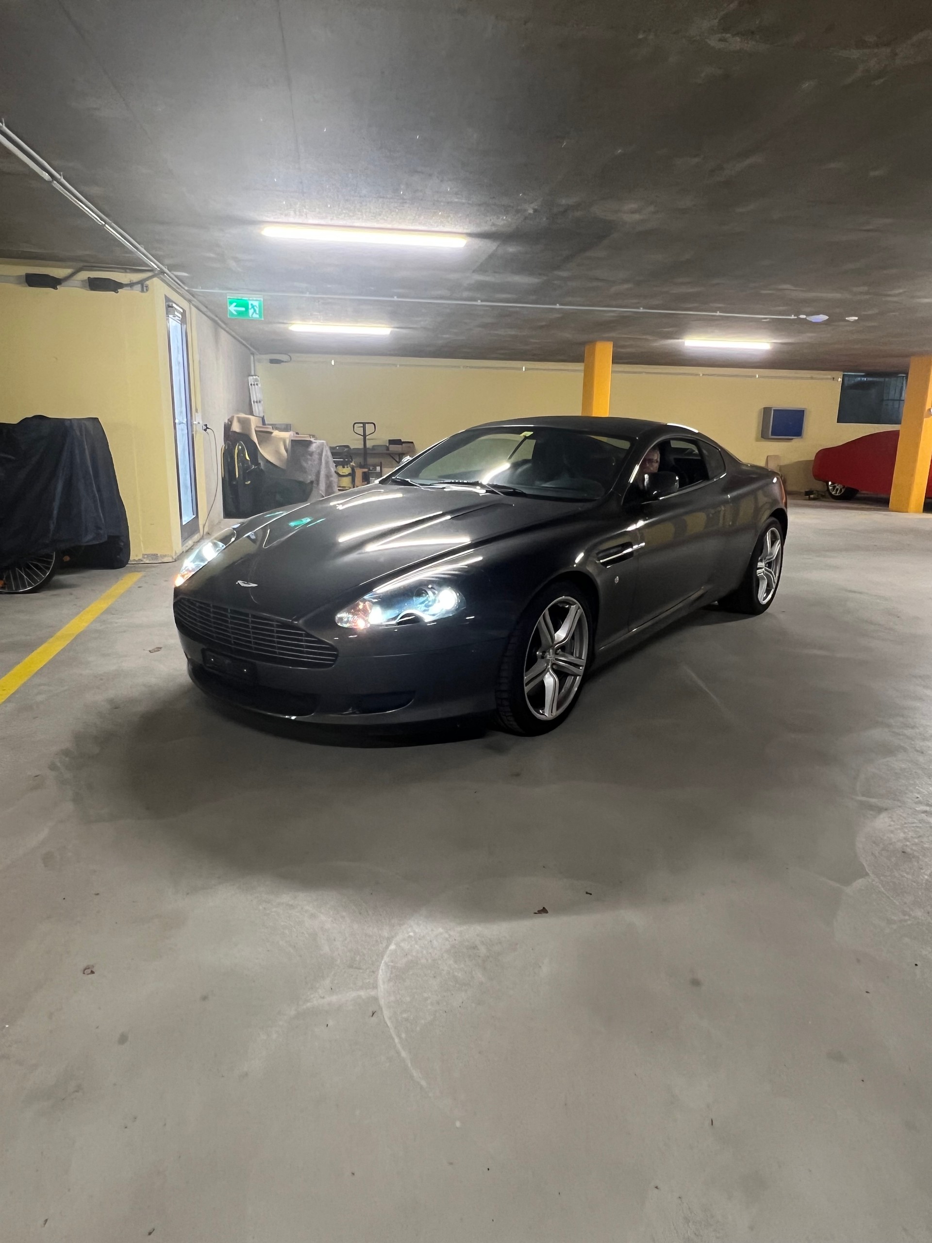 ASTON MARTIN 5.9 V12