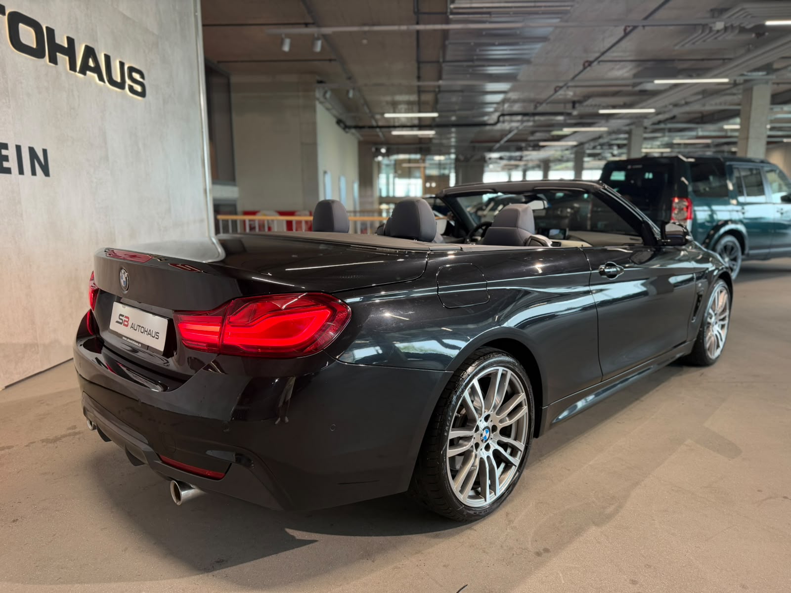 BMW 440i Cabriolet xDrive M Sport Individual Steptronic (CH)-image-10