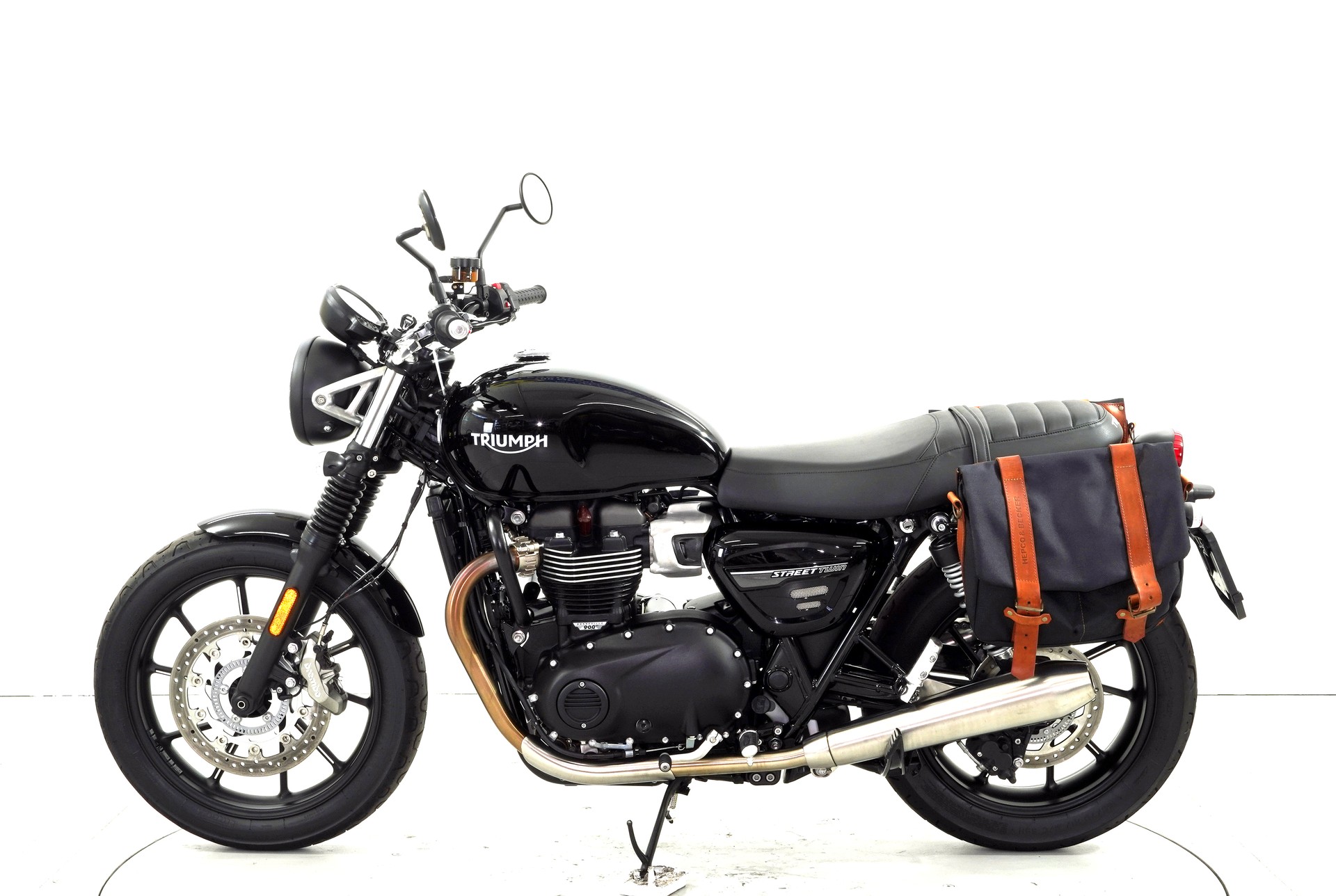 TRIUMPH Street Twin-image-4