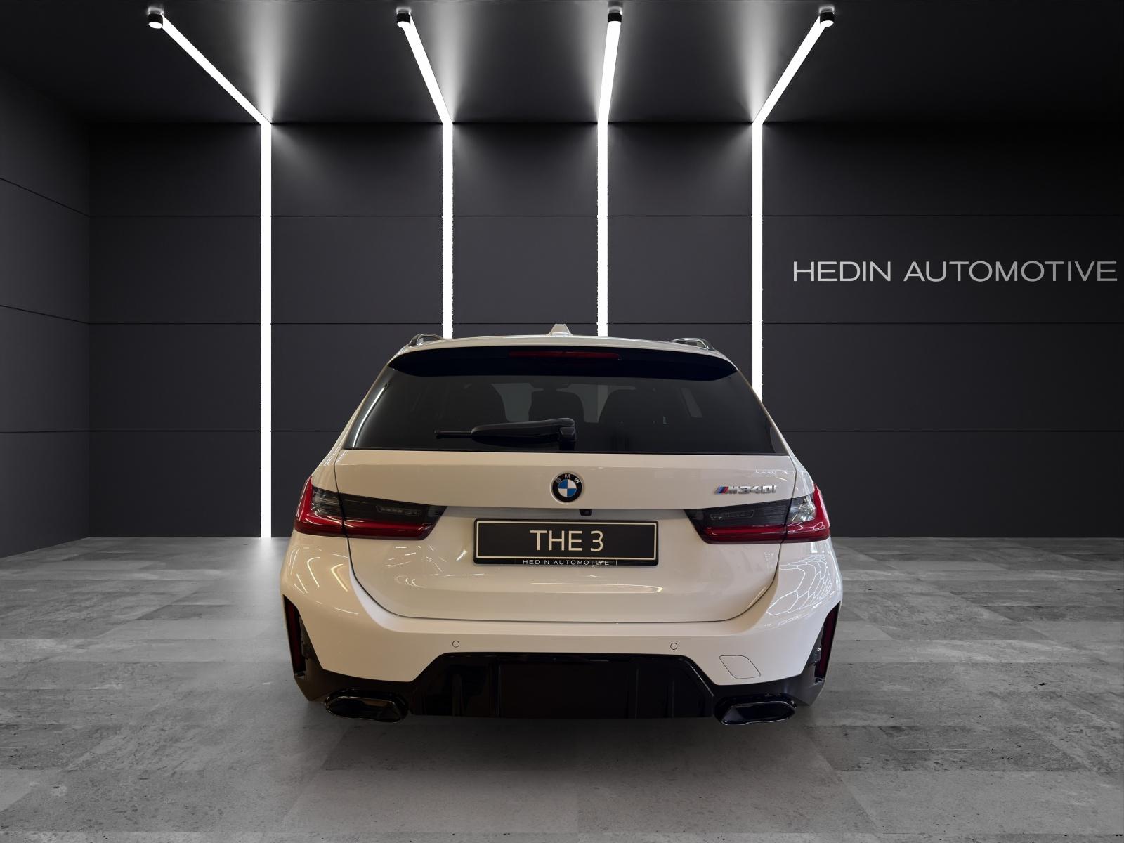 BMW M340i xDrive Touring-showroom-element-3