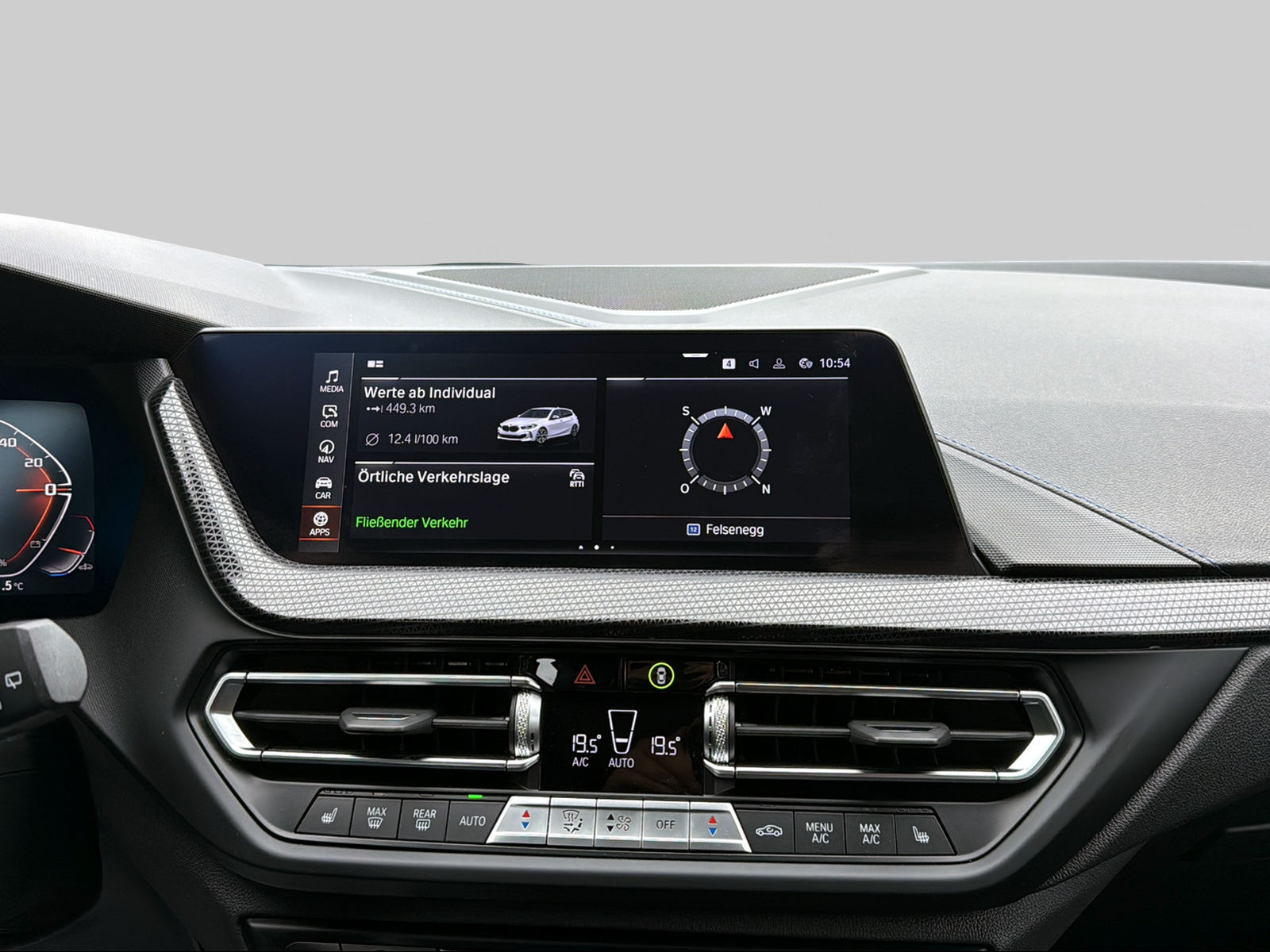 BMW M135i xDrive Steptronic-image-9