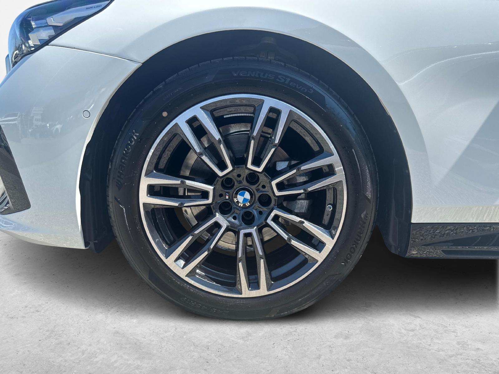 BMW 520d xDrive Touring-image-19